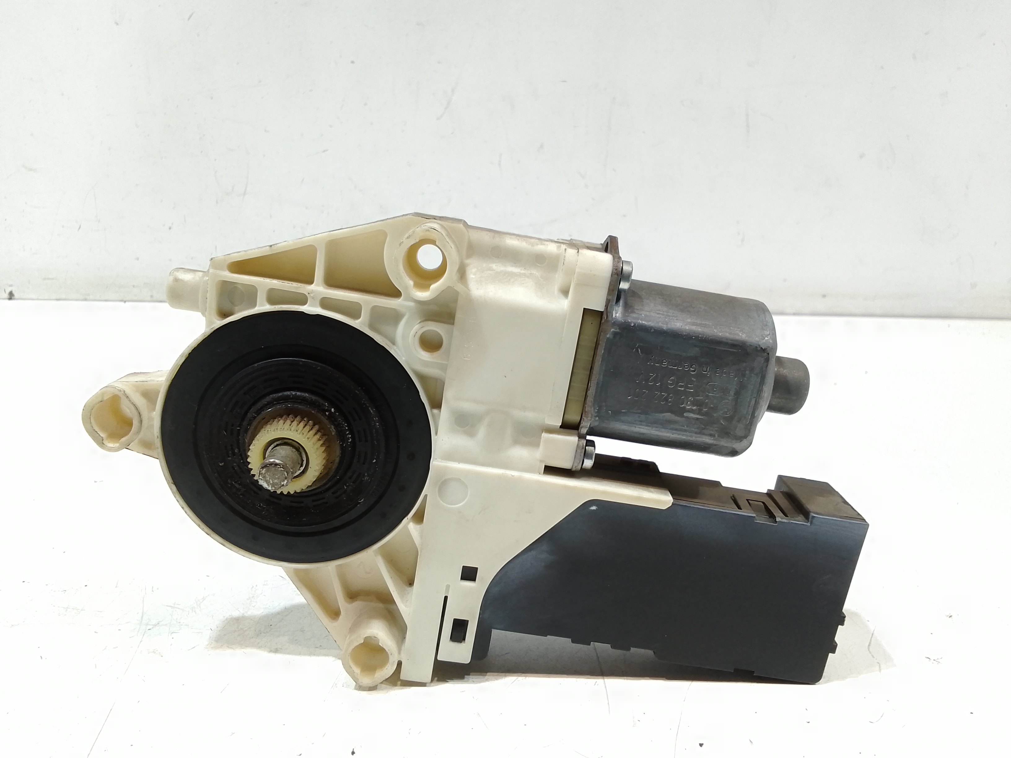 Motorino Alzacristallo Porta Ant. Destro 9222Y8 Usato