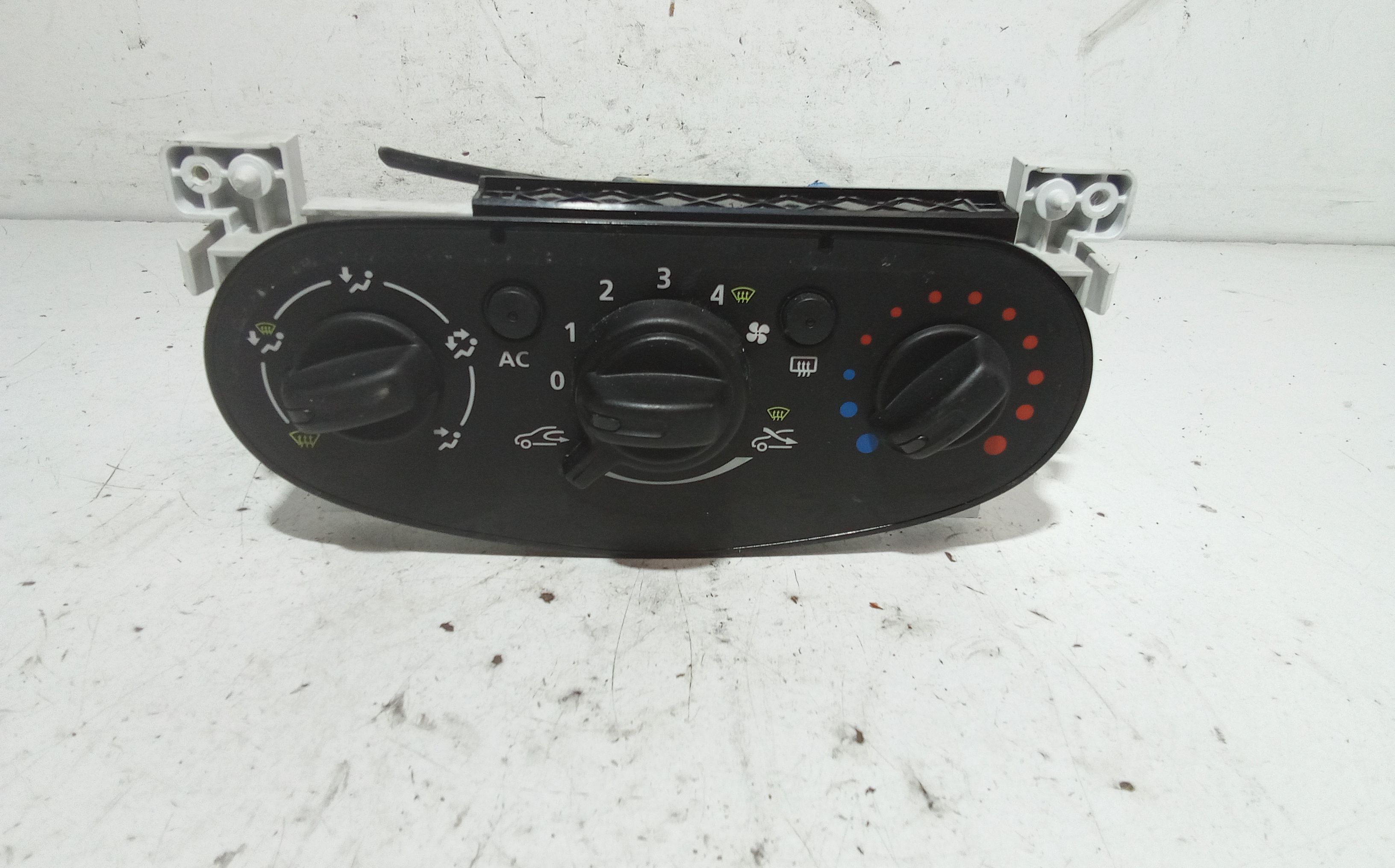 Blocco Comando Climatizzazione 6001551800 Usato
