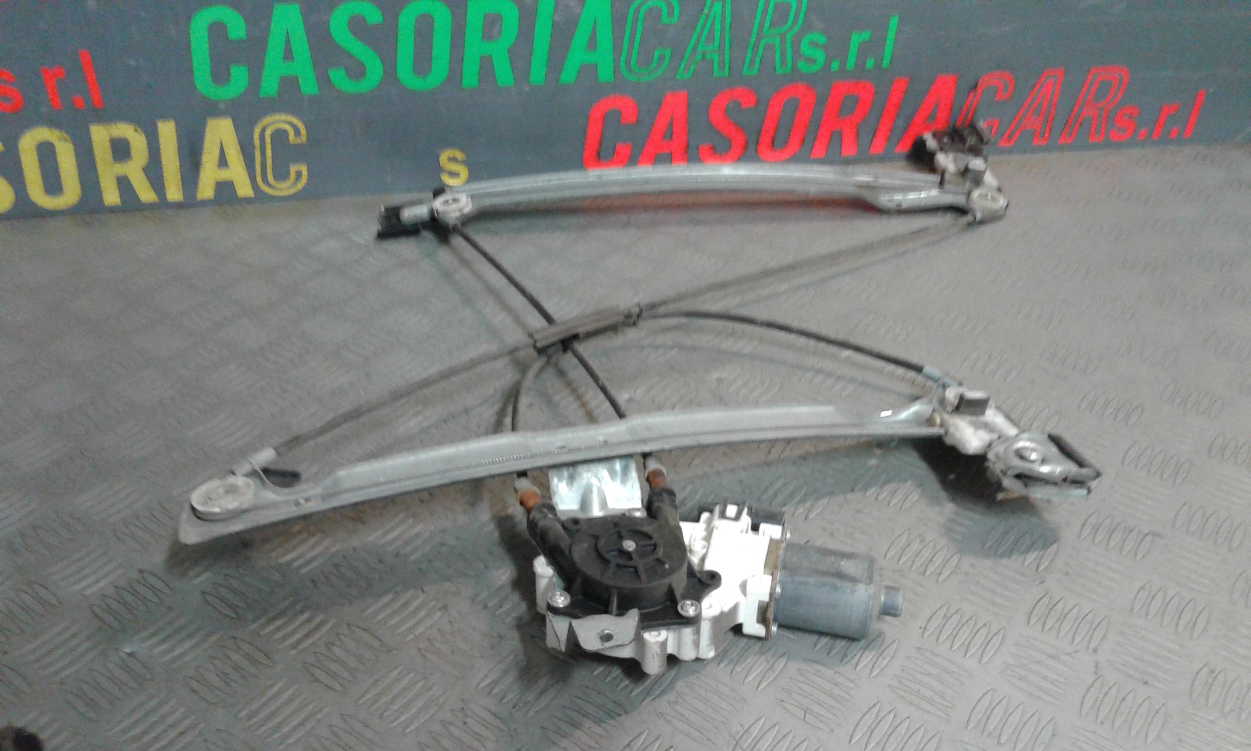 Alzacristallo Porta Ant. Destro Usato