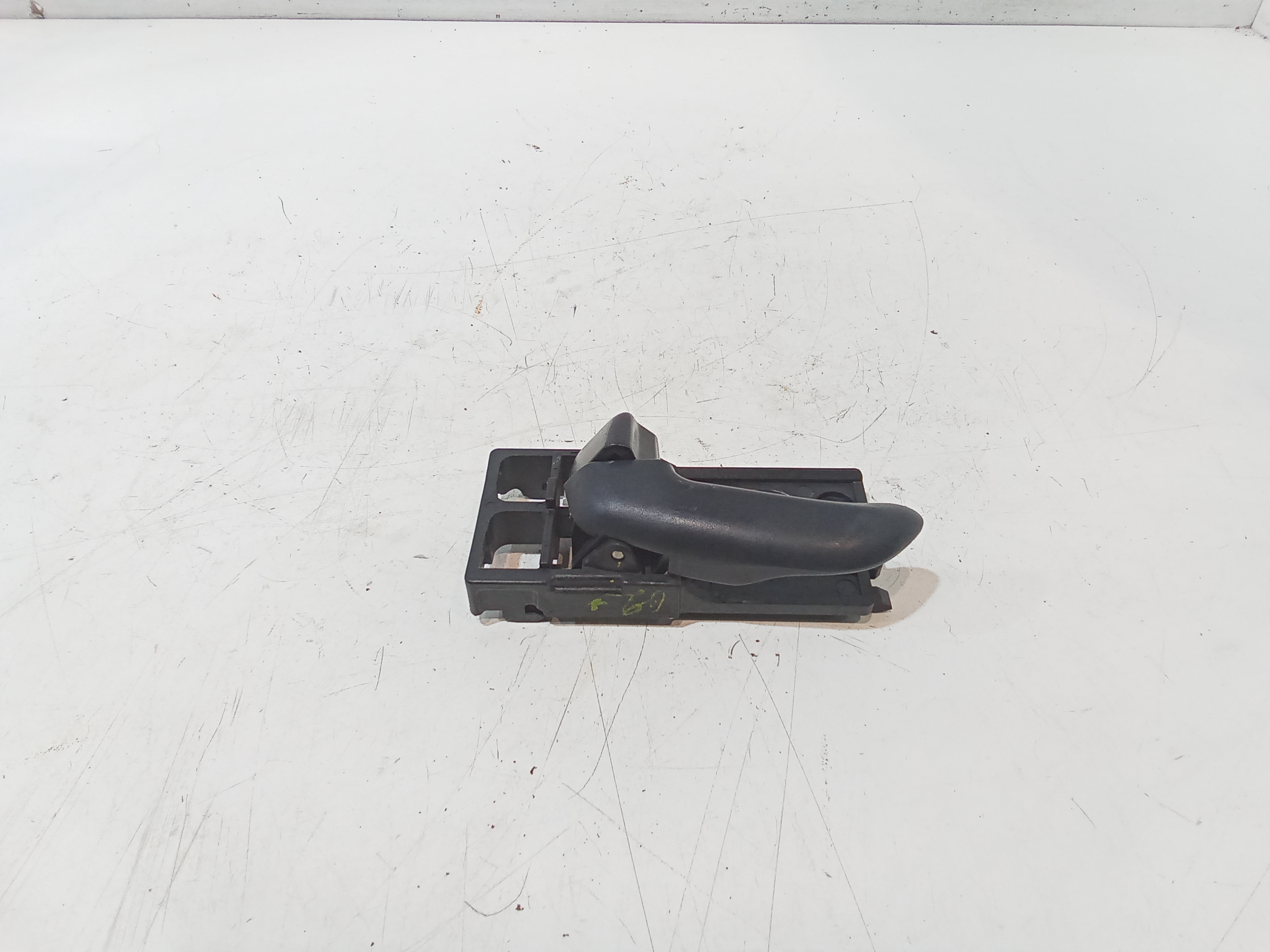 Maniglia Int. Apertura Porta Ant. Sinistro 826100X0004X Usato