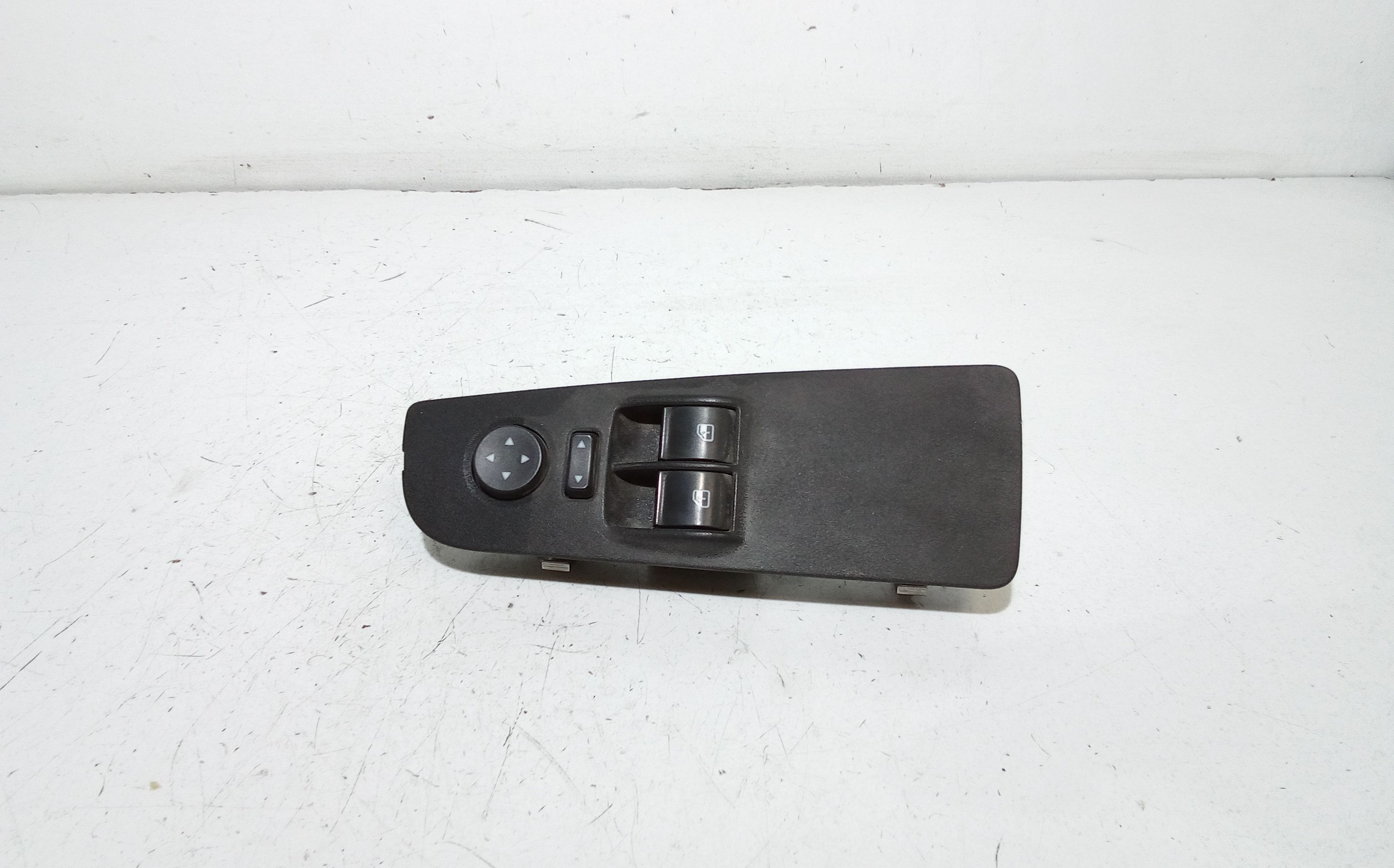 Interruttore Alzacristalli Porta Ant. Sinistro Usato