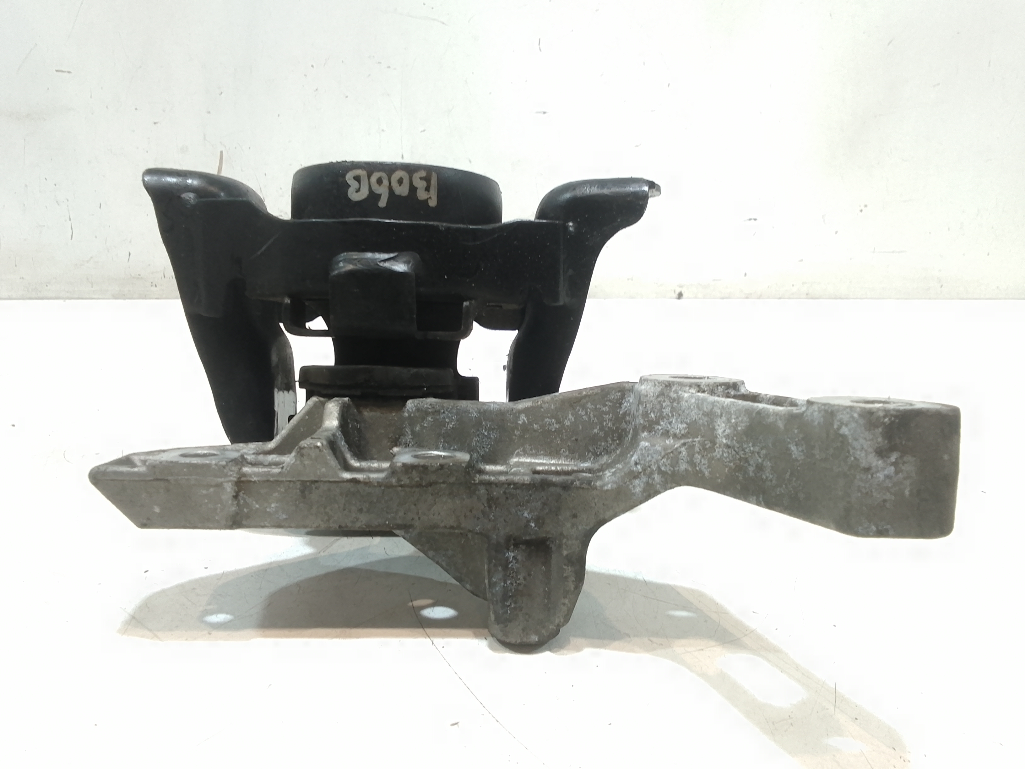 Piastra Alloggiamento Supporto Motore (Con Eventuale Bielletta O Tirante Associato) Usato