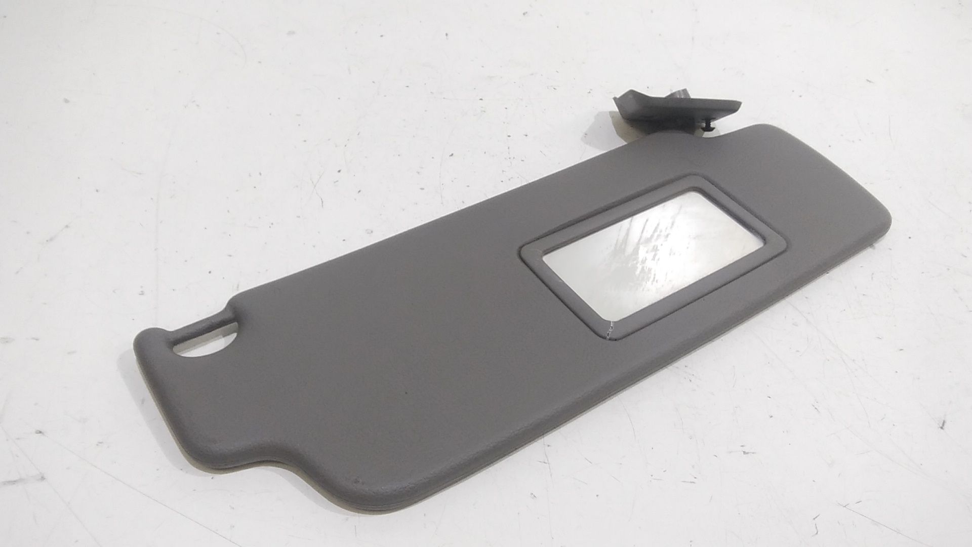 Aletta Parasole Parabrezza Destro 8200190789 Usato