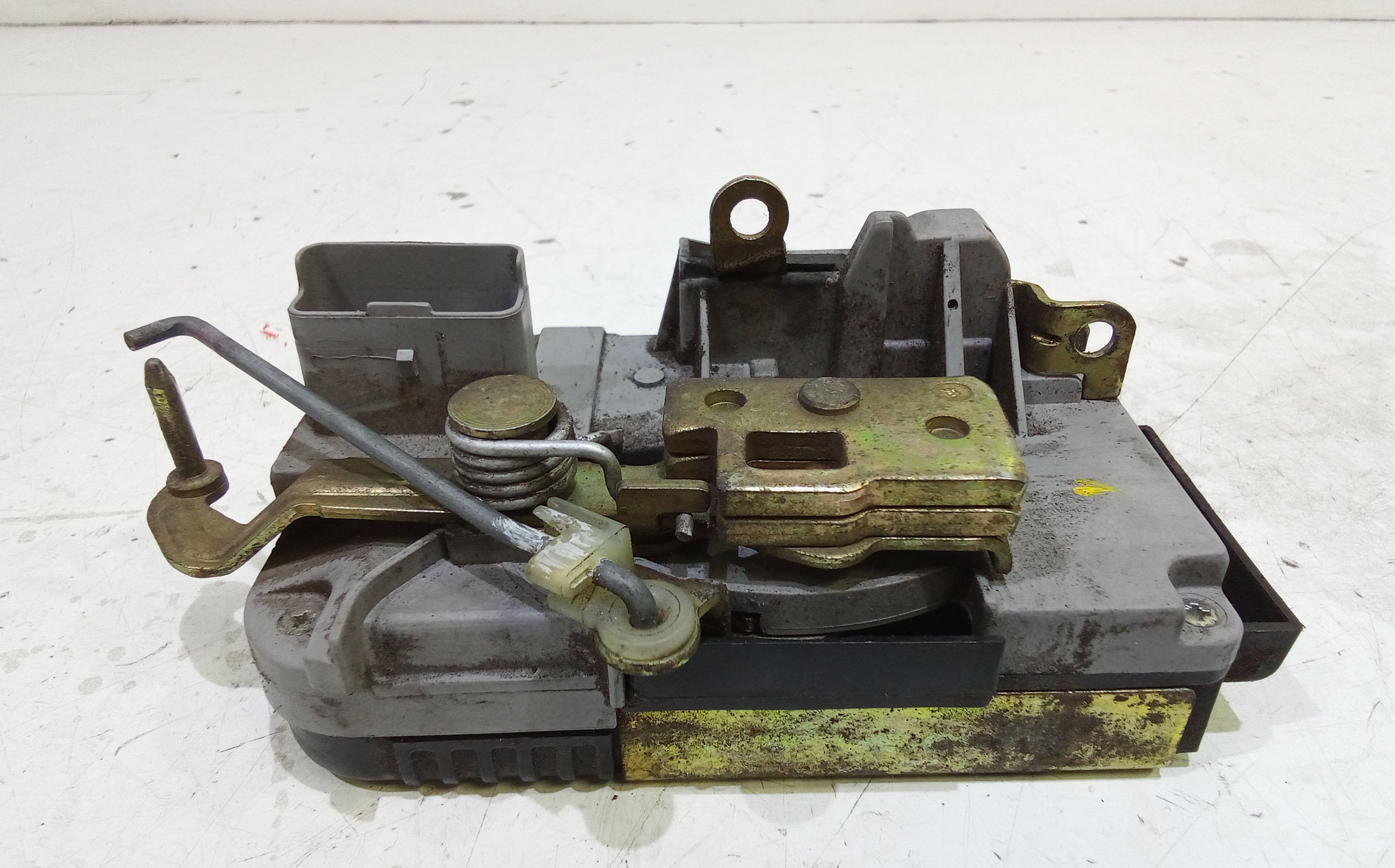 Serratura Porta Ant. Destro 9136L8 Usato