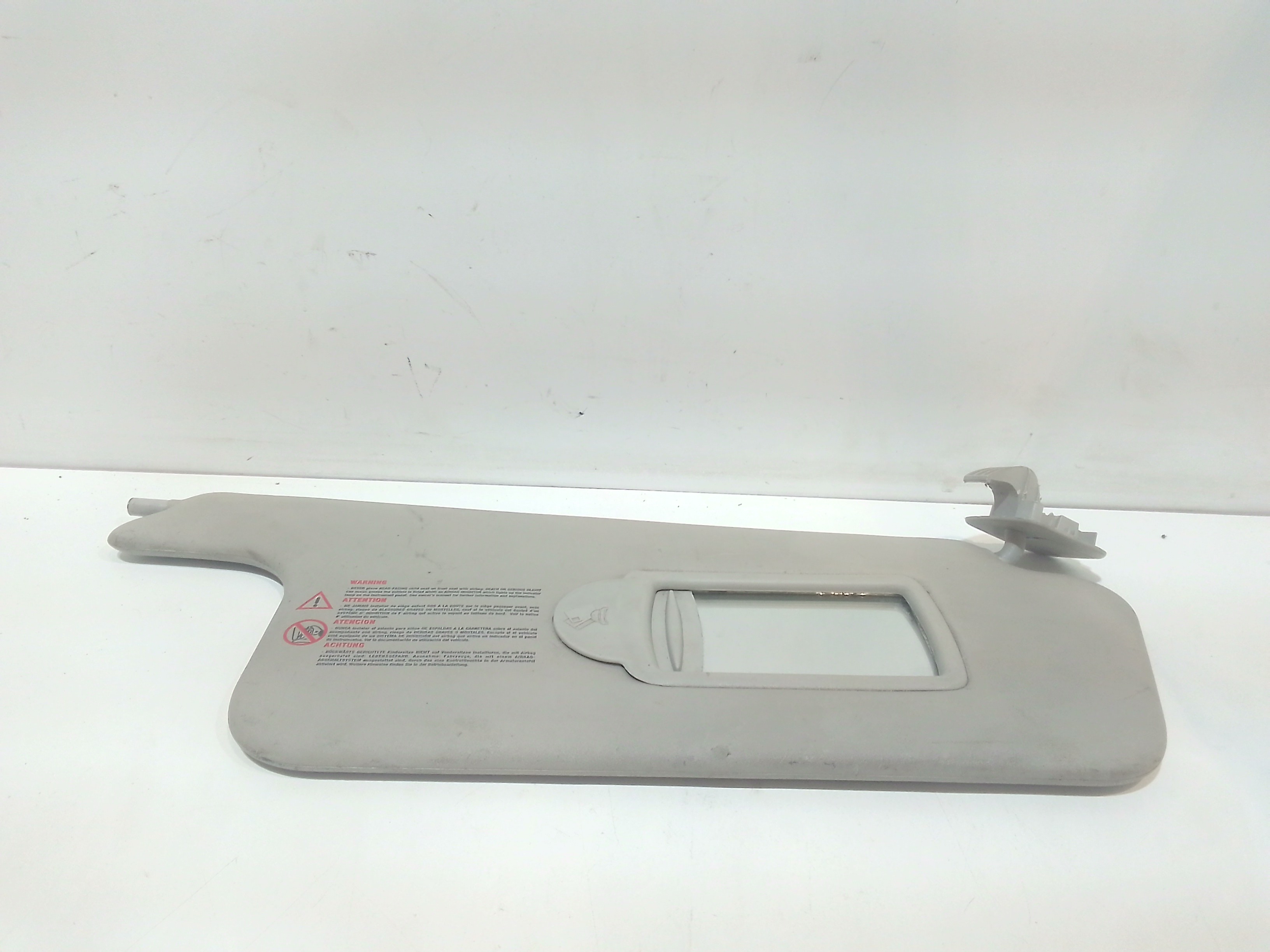 Aletta Parasole Parabrezza Destro 8200246822 Usato