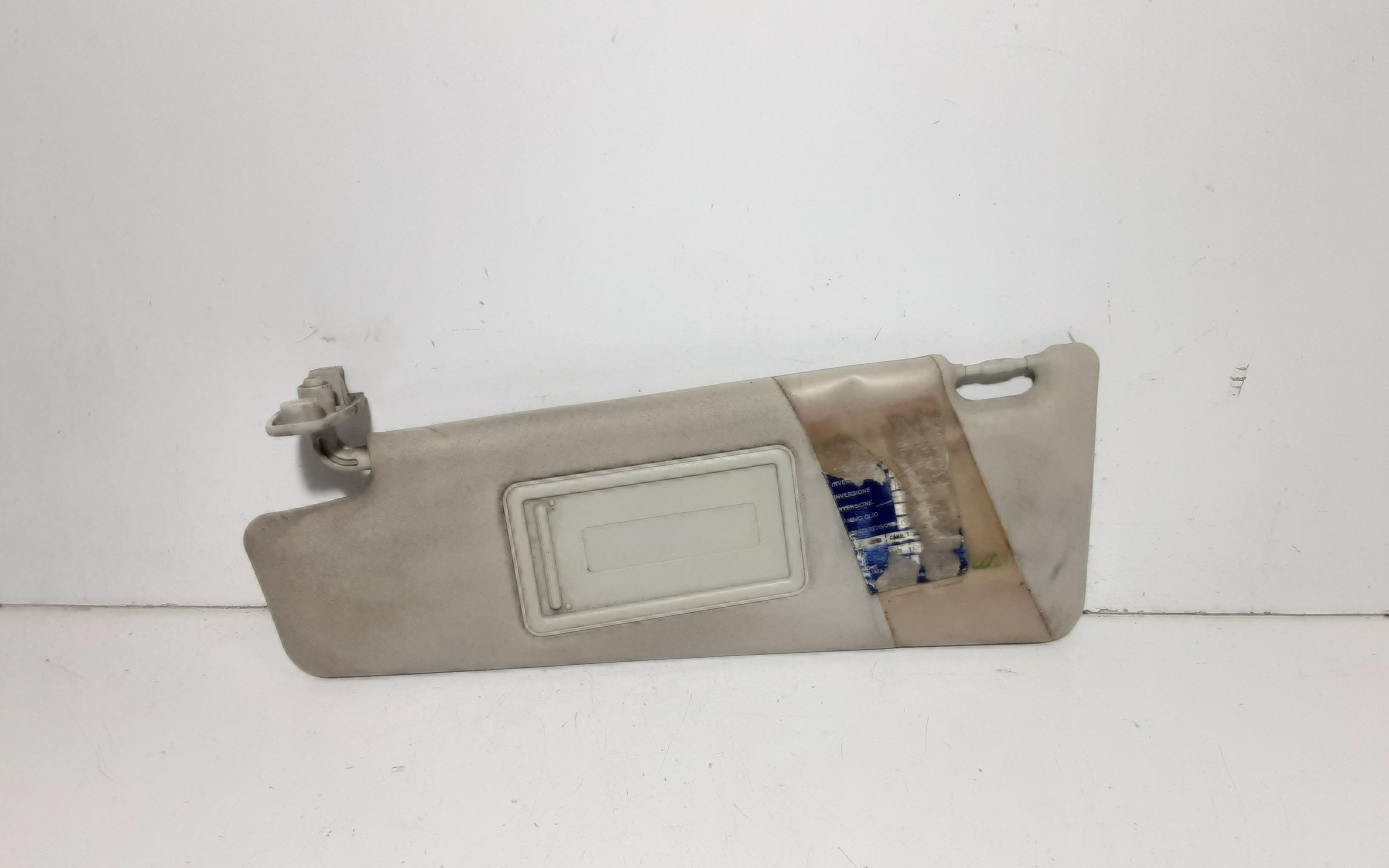 Aletta Parasole Parabrezza Sinistro 735361679 Usato