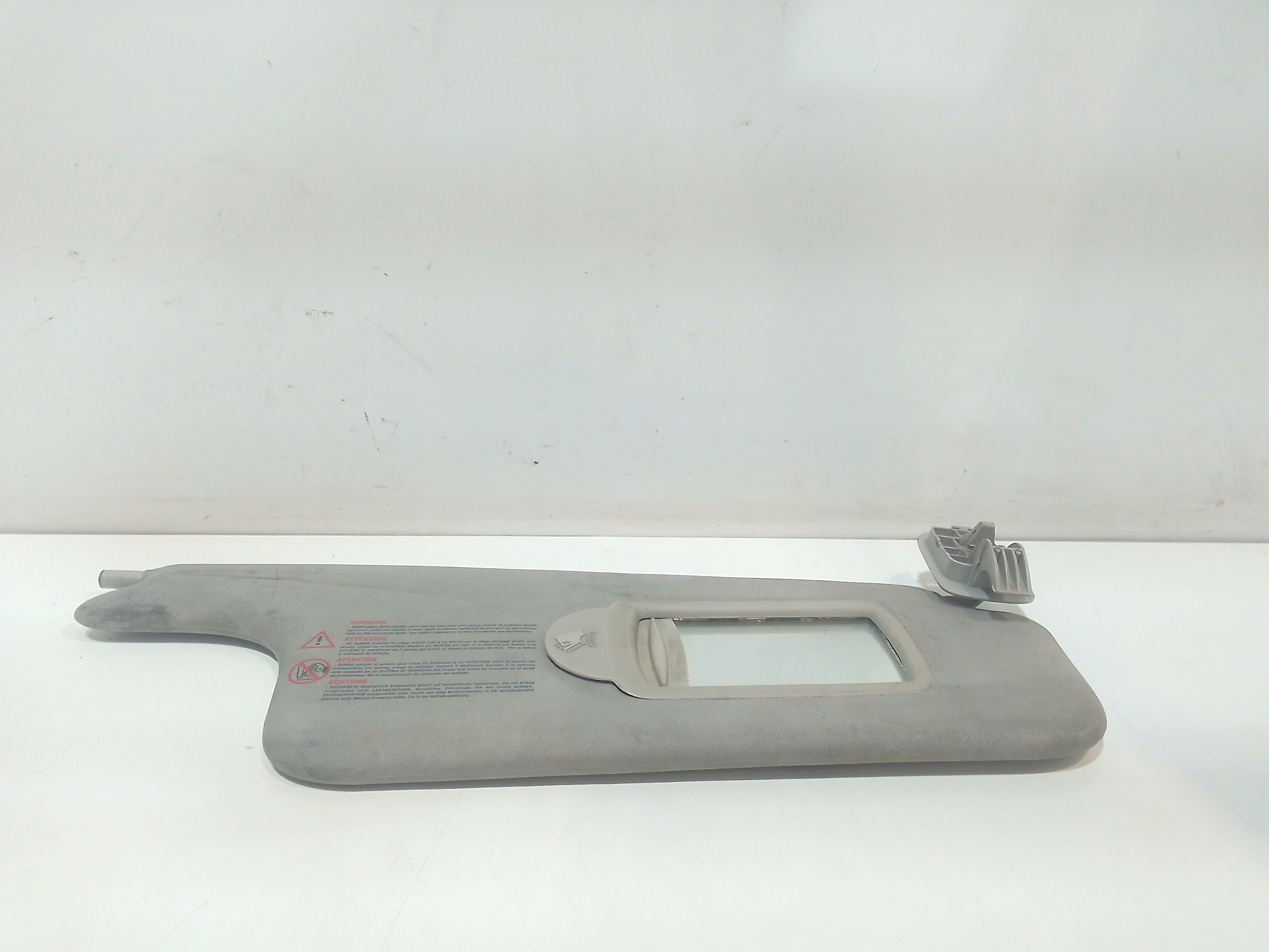 Aletta Parasole Parabrezza Destro 8200246819 Usato