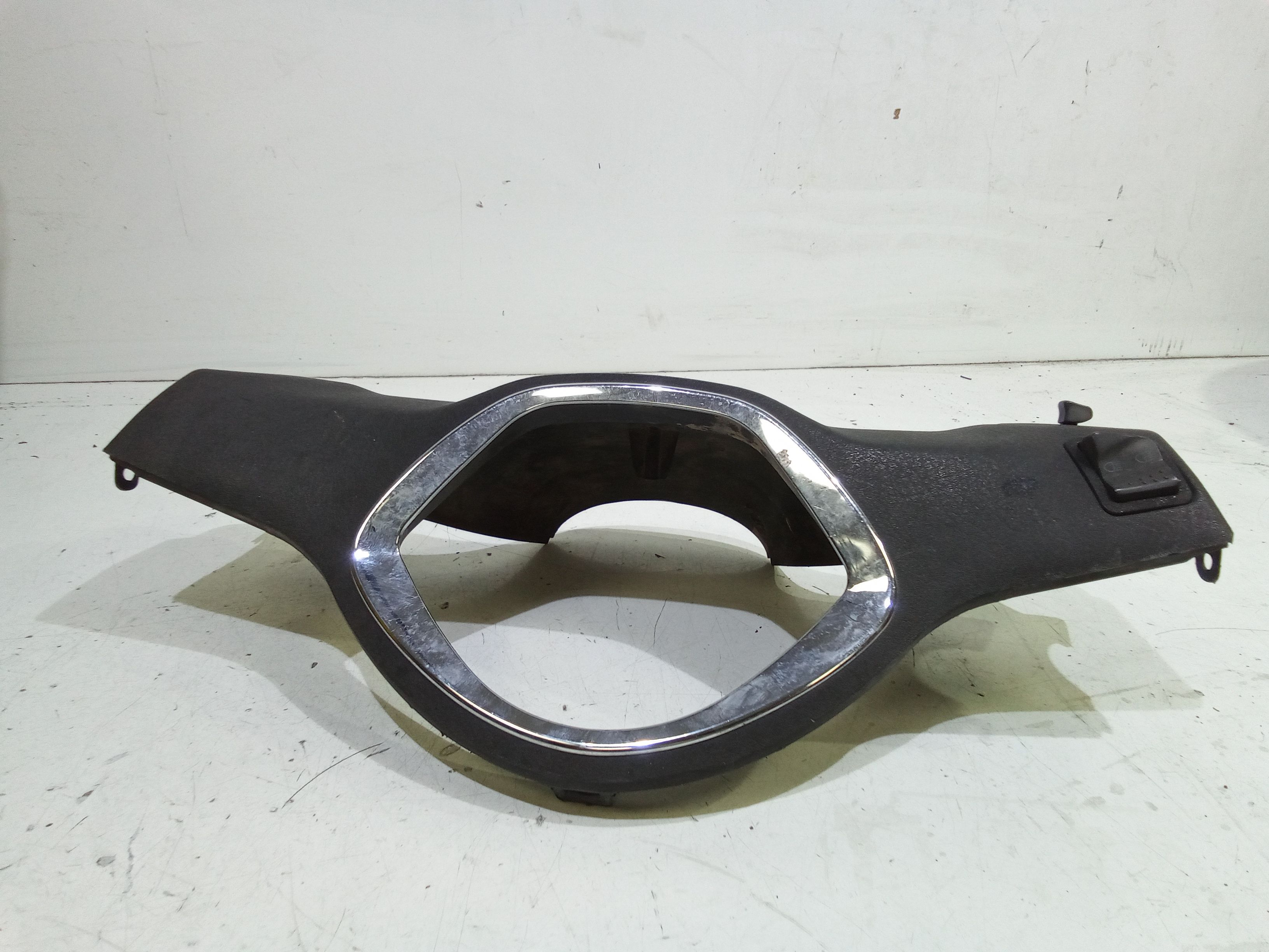 Cornice Portastrumenti Usato