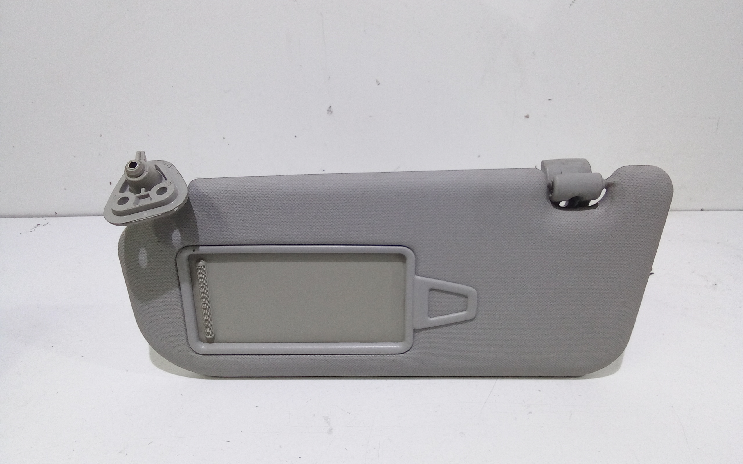 Aletta Parasole Parabrezza Sinistro 852102S020MCH Usato