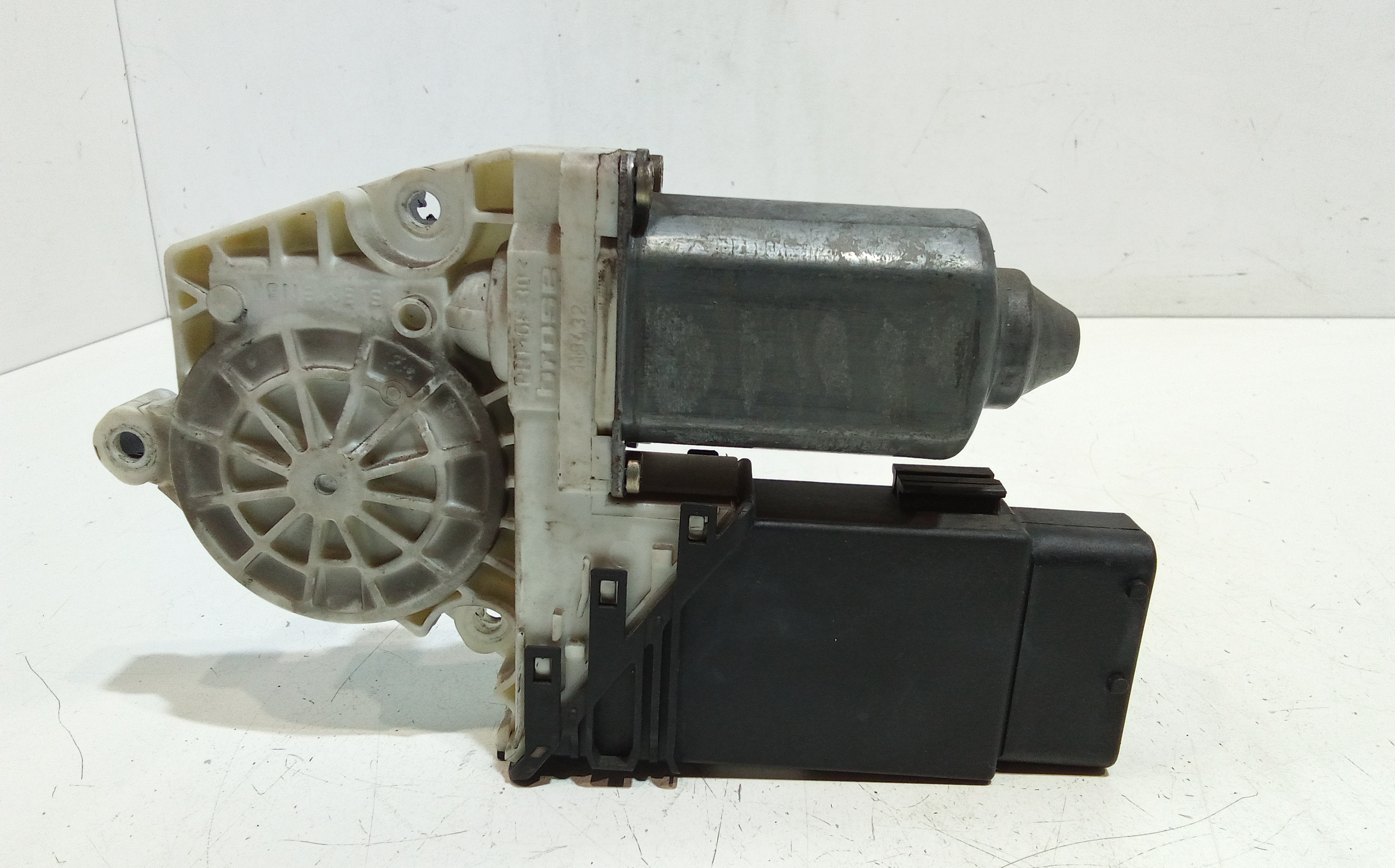 Motorino Alzacristallo Porta Ant. Destro 1J1959802D001 Usato