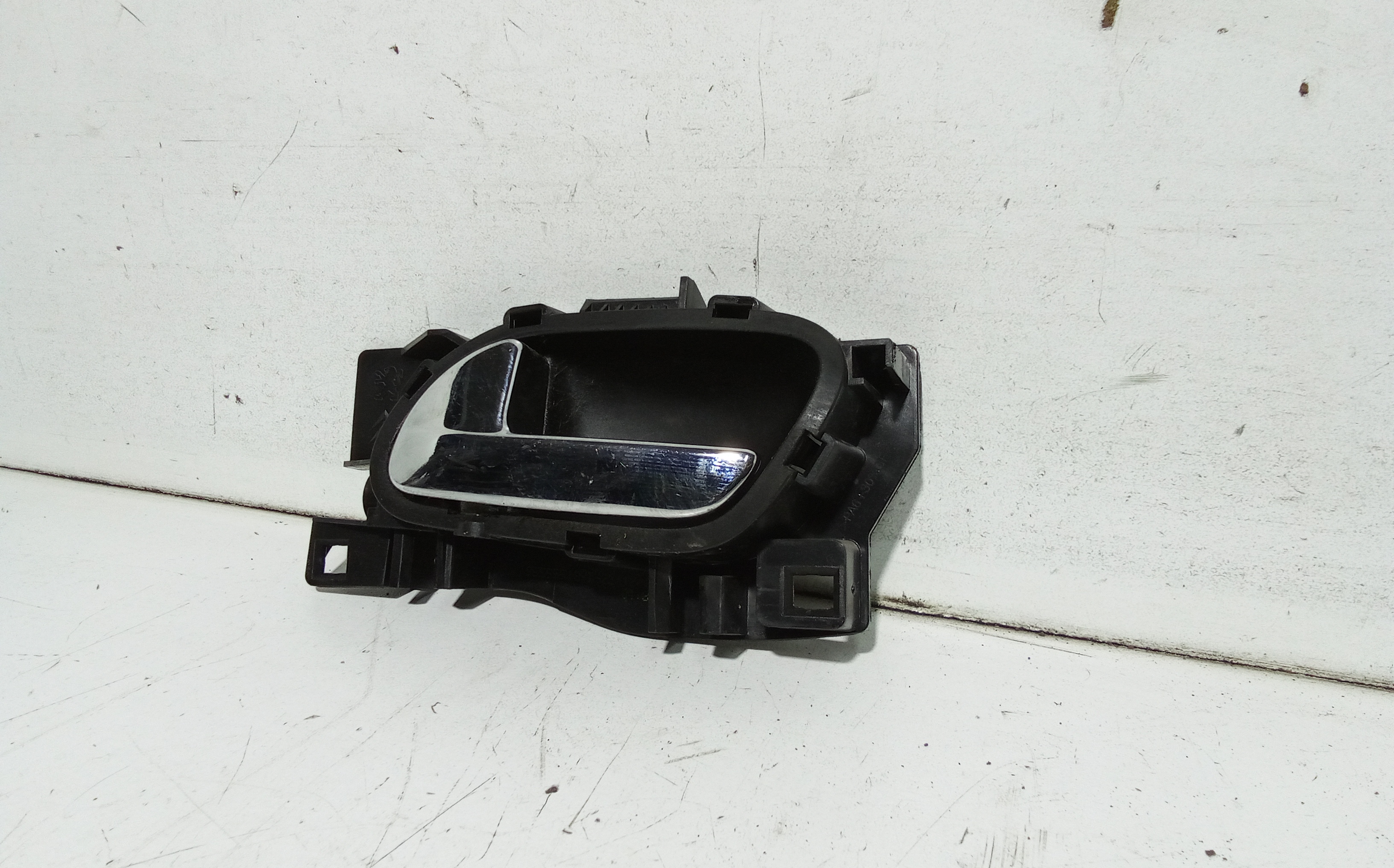 Maniglia Int. Apertura Porta Ant. Sinistro 9143T8 Usato