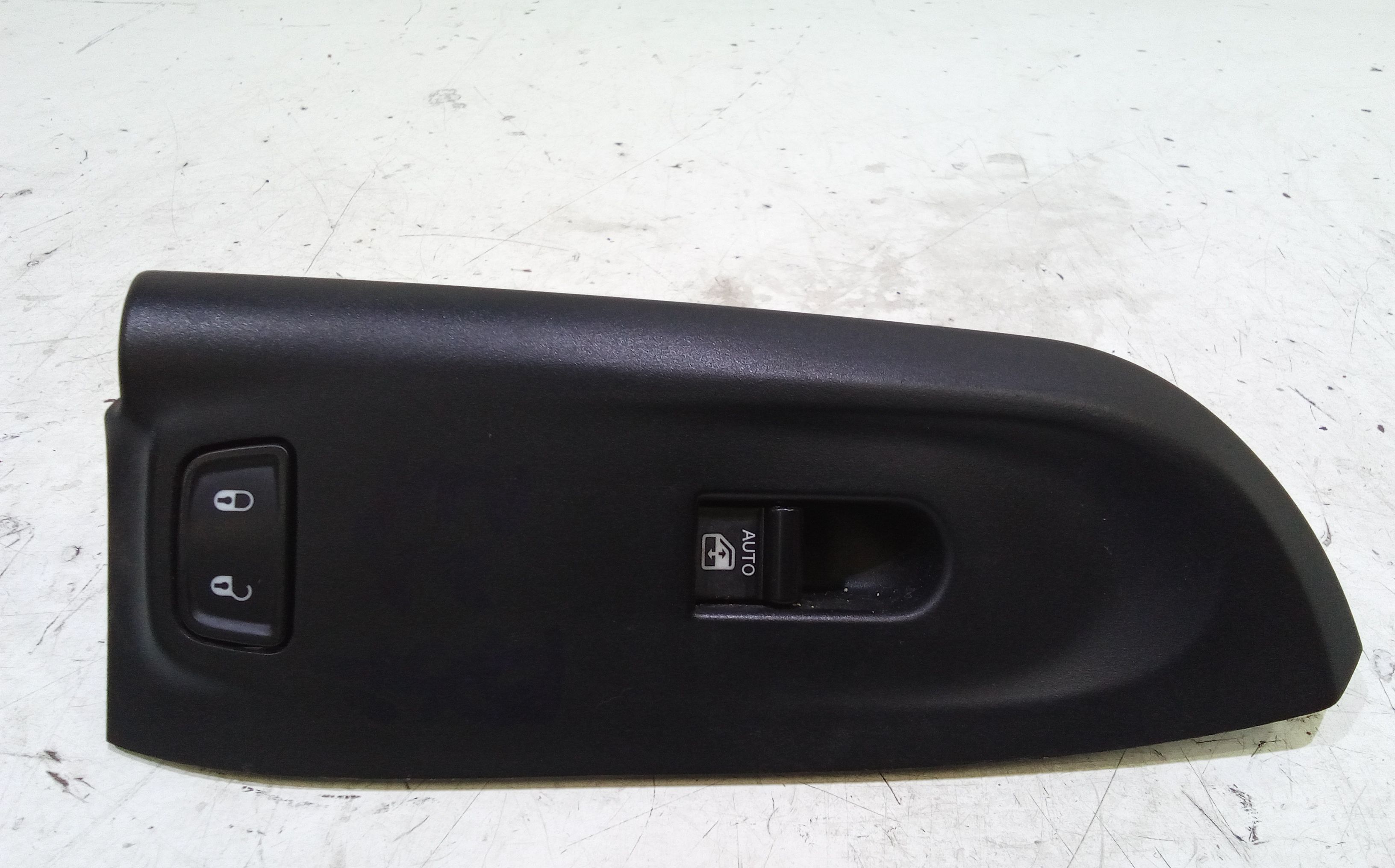 Interruttore Alzacristalli Porta Ant. Destro Usato