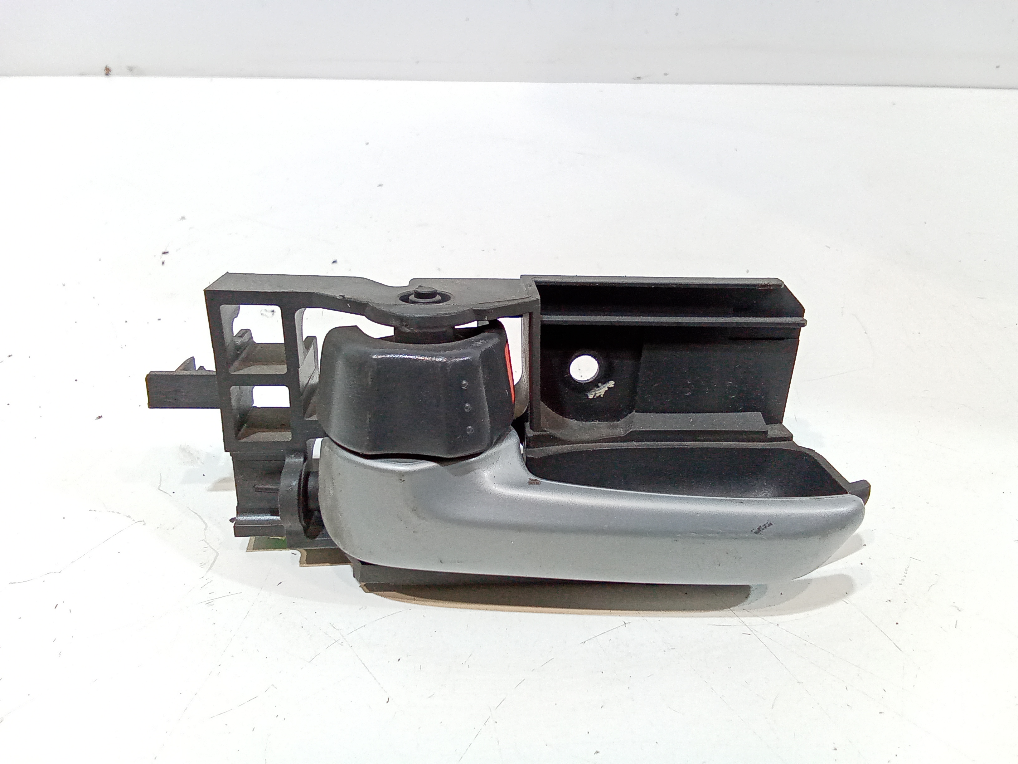 Maniglia Int. Apertura Porta Ant. Sinistro 83130M68K00FPG Usato