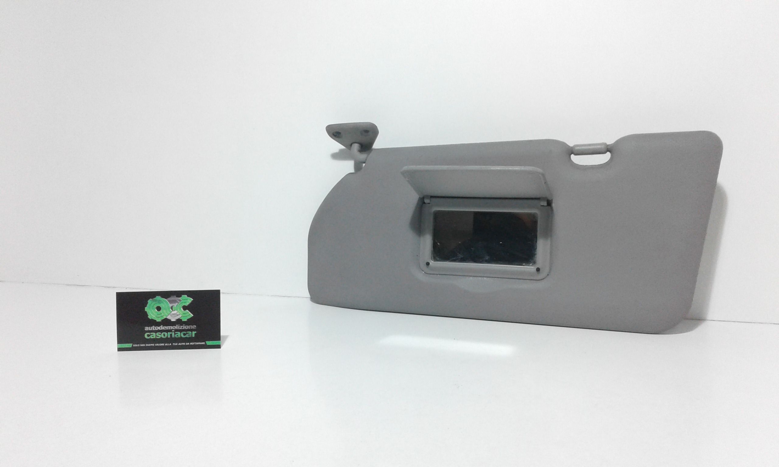 Aletta Parasole Parabrezza Sinistro 96401BU010 Usato