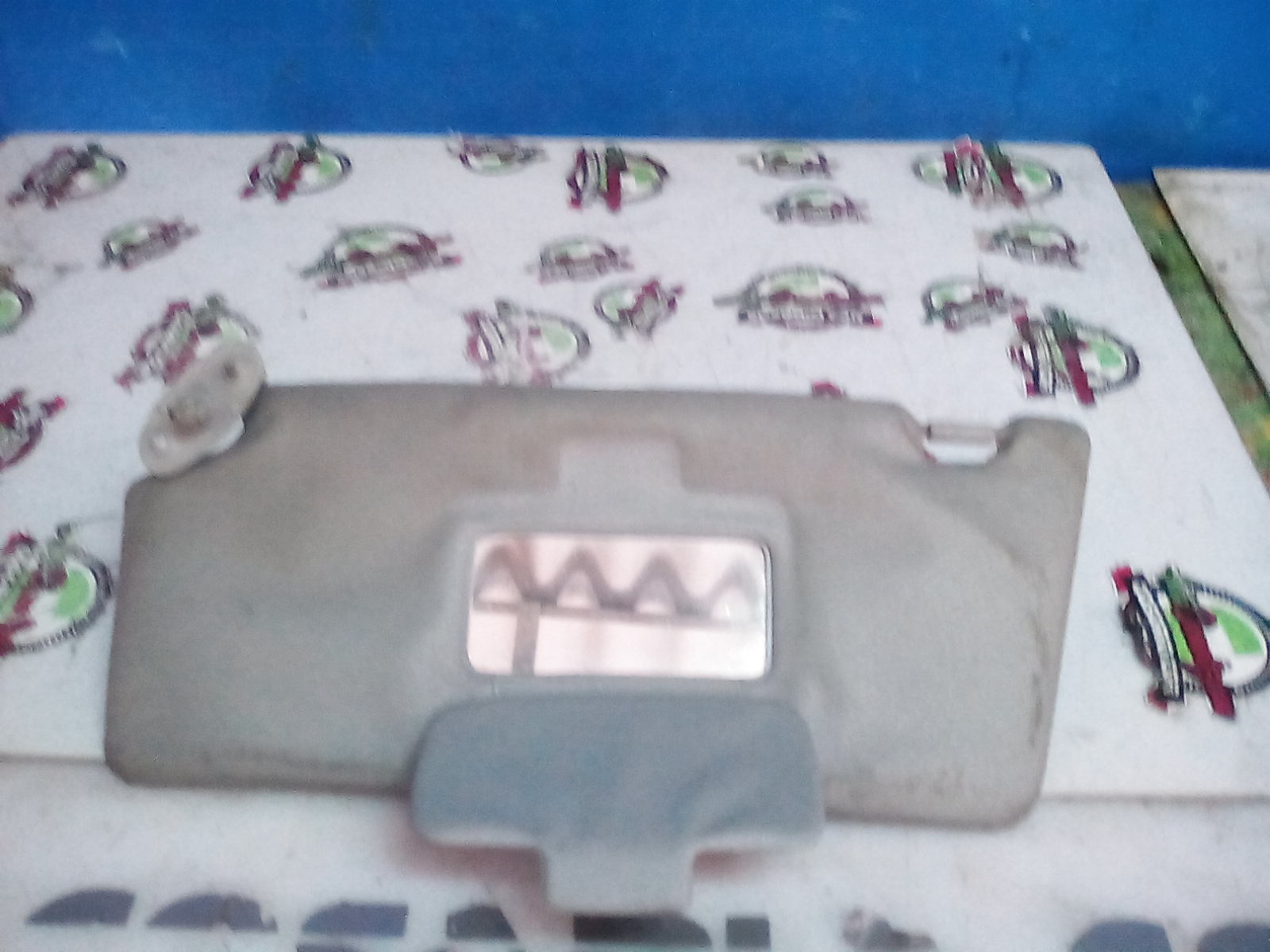 Aletta Parasole Parabrezza Sinistro 267881110140 Usato