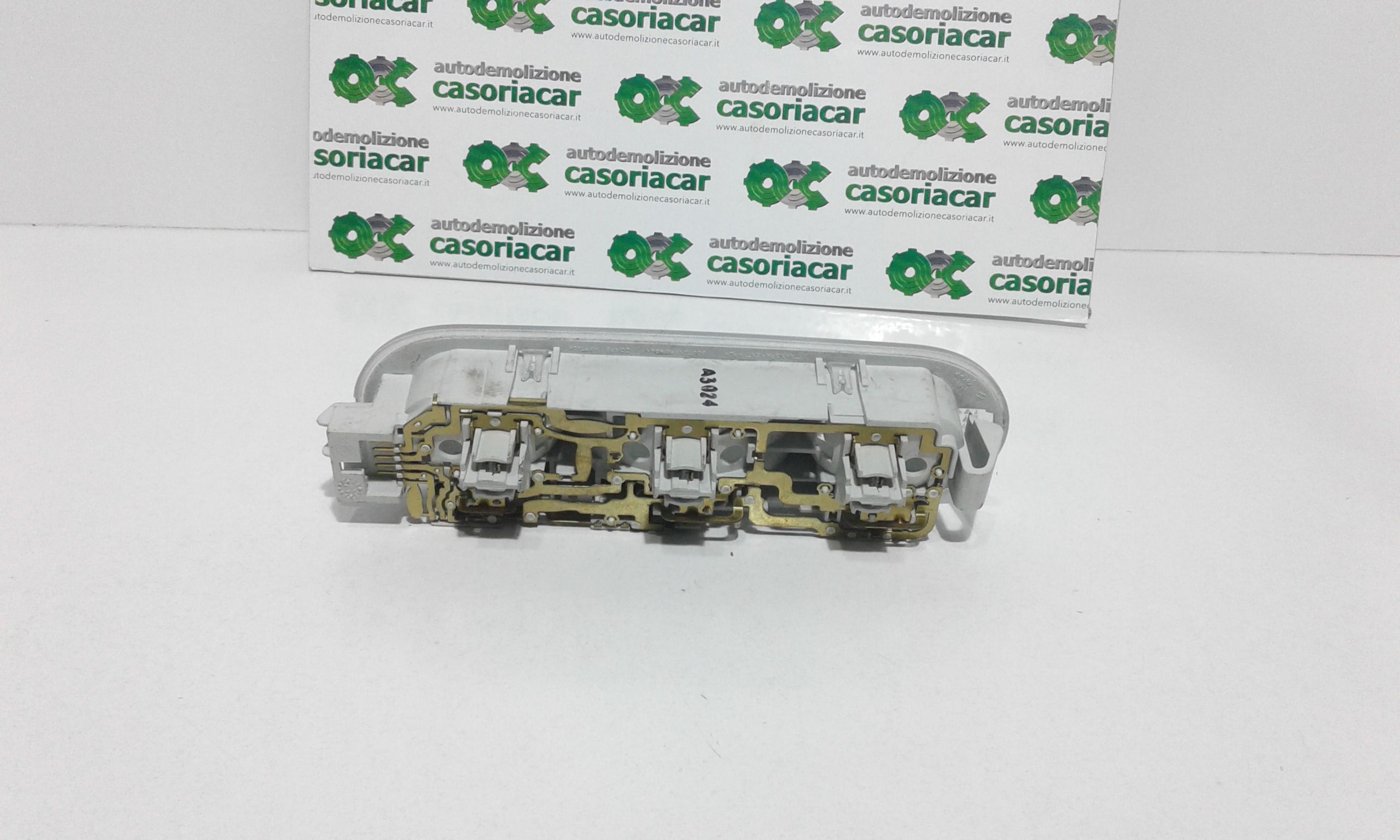 Luce Cortesia Ant. Tetto 264100V000 Usato