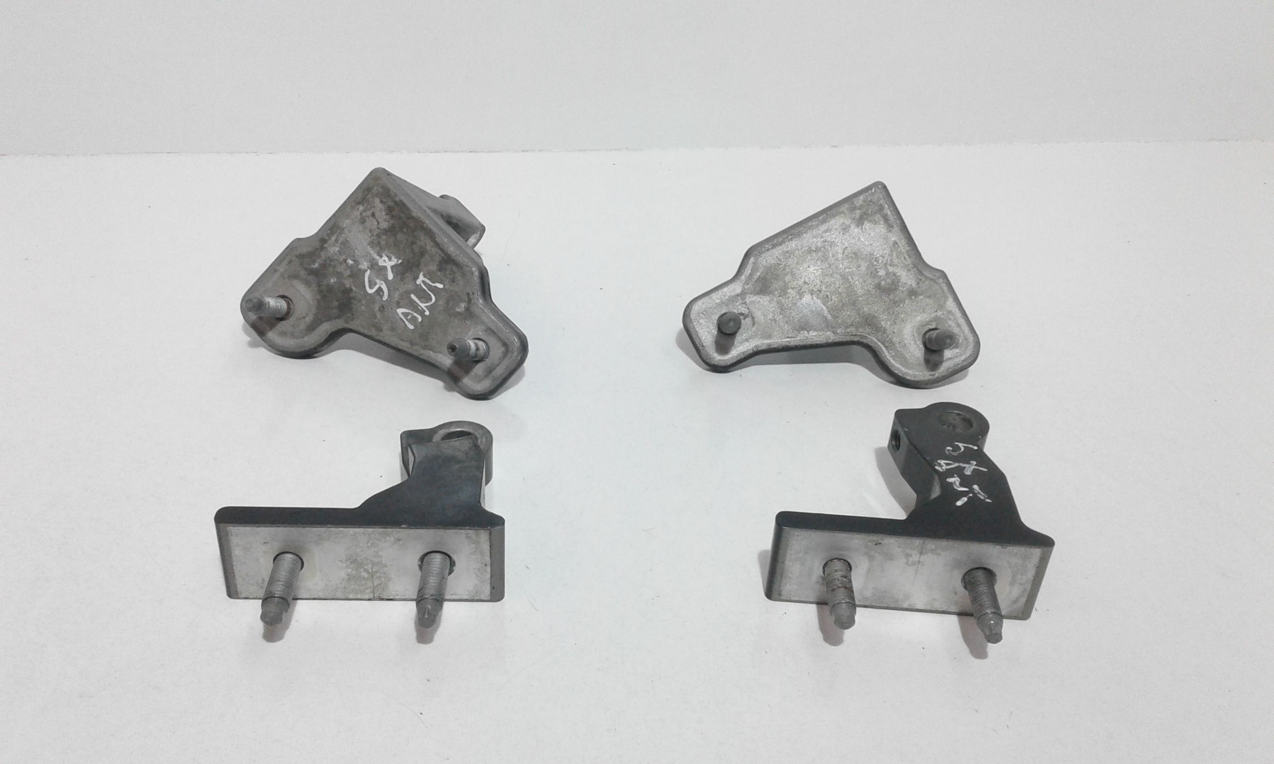 Cerniera Porta Ant. Destro,cerniera Porta Ant.sinistro, Cerniera Porta Post. Destro, Cerniera Porta Post. Sinistro Usato