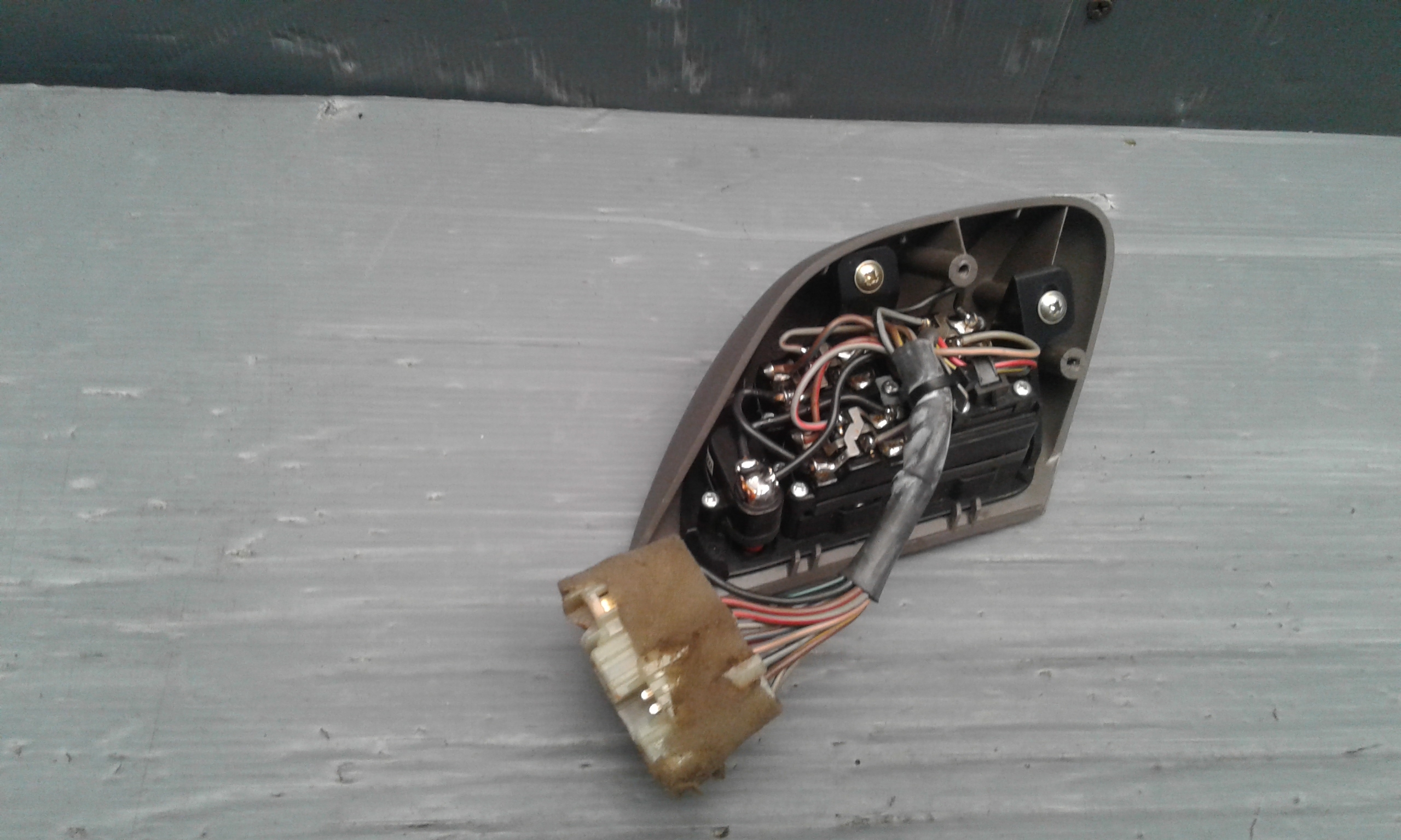 Interruttore Alzacristalli Porta Ant. Sinistro Usato