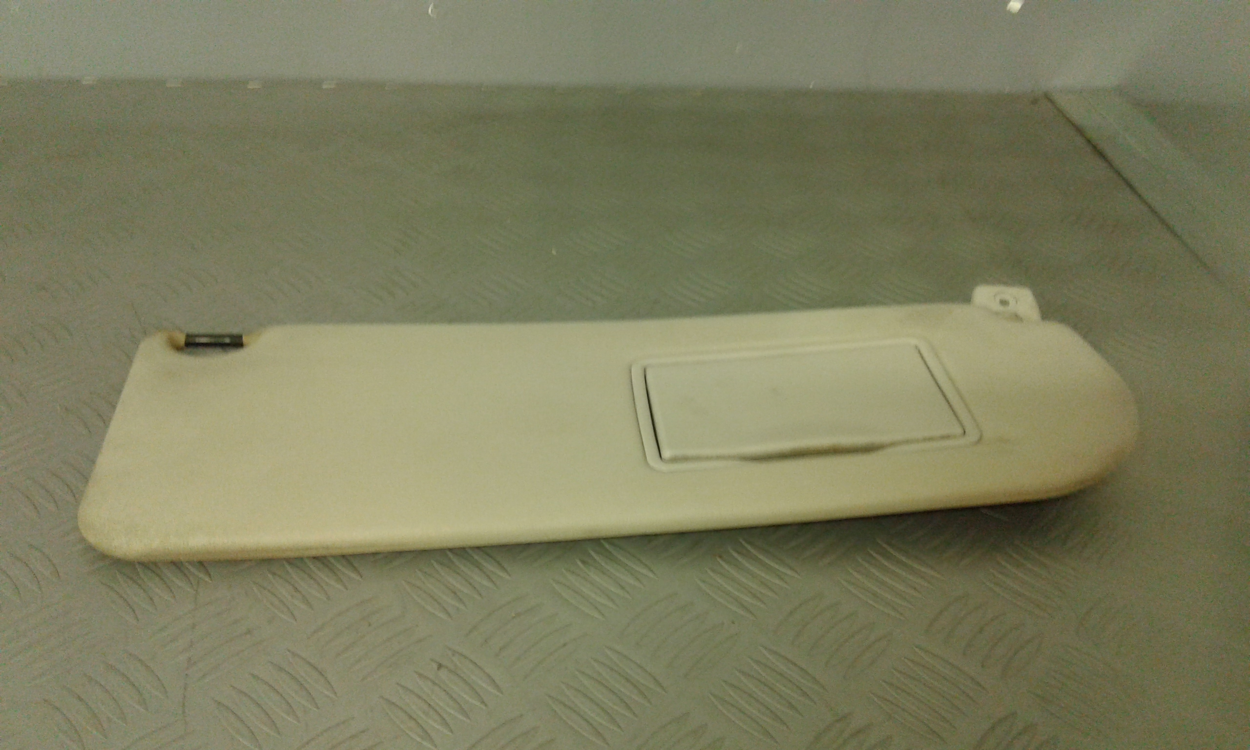 Aletta Parasole Parabrezza Destro 9467252077 Usato