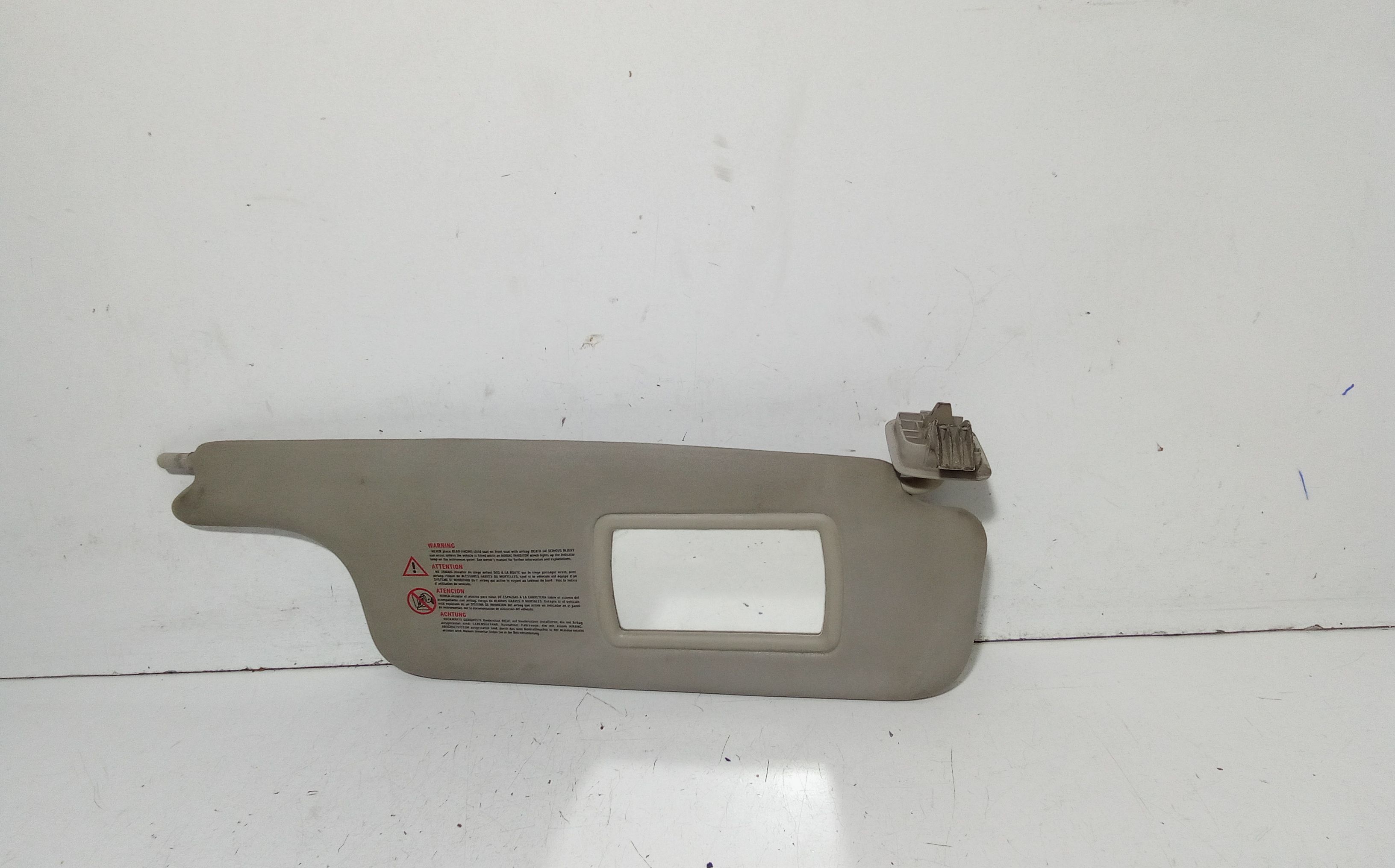 Aletta Parasole Parabrezza Destro 8200246819 Usato