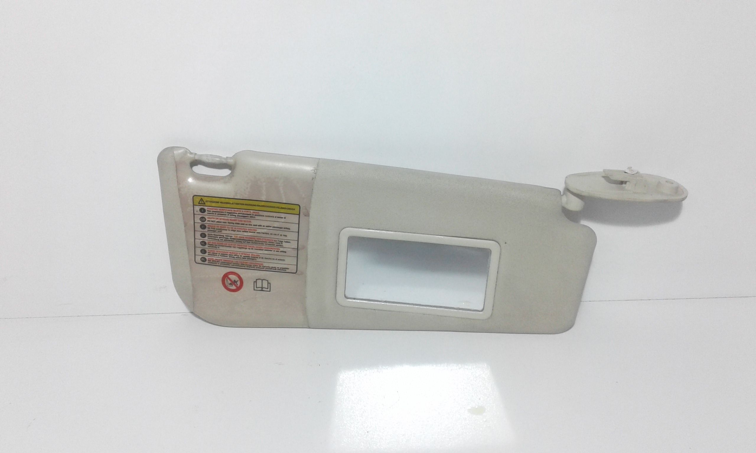 Aletta Parasole Parabrezza Destro 735411165 Usato