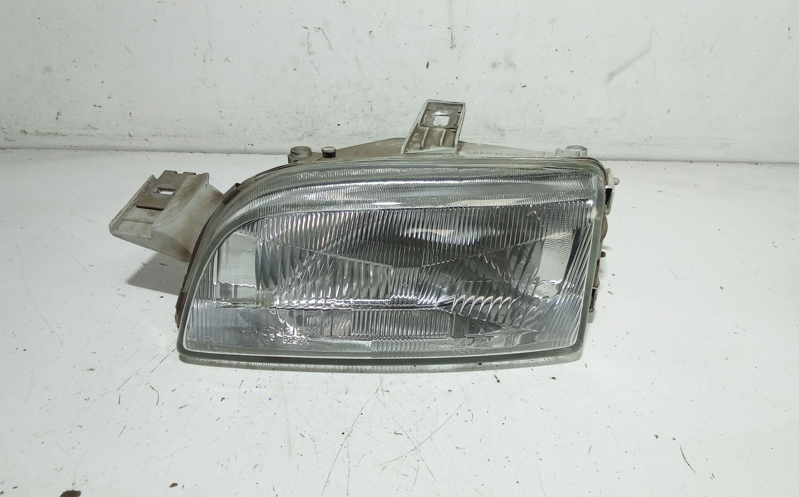 Proiettore Sinistro 46402650 Usato