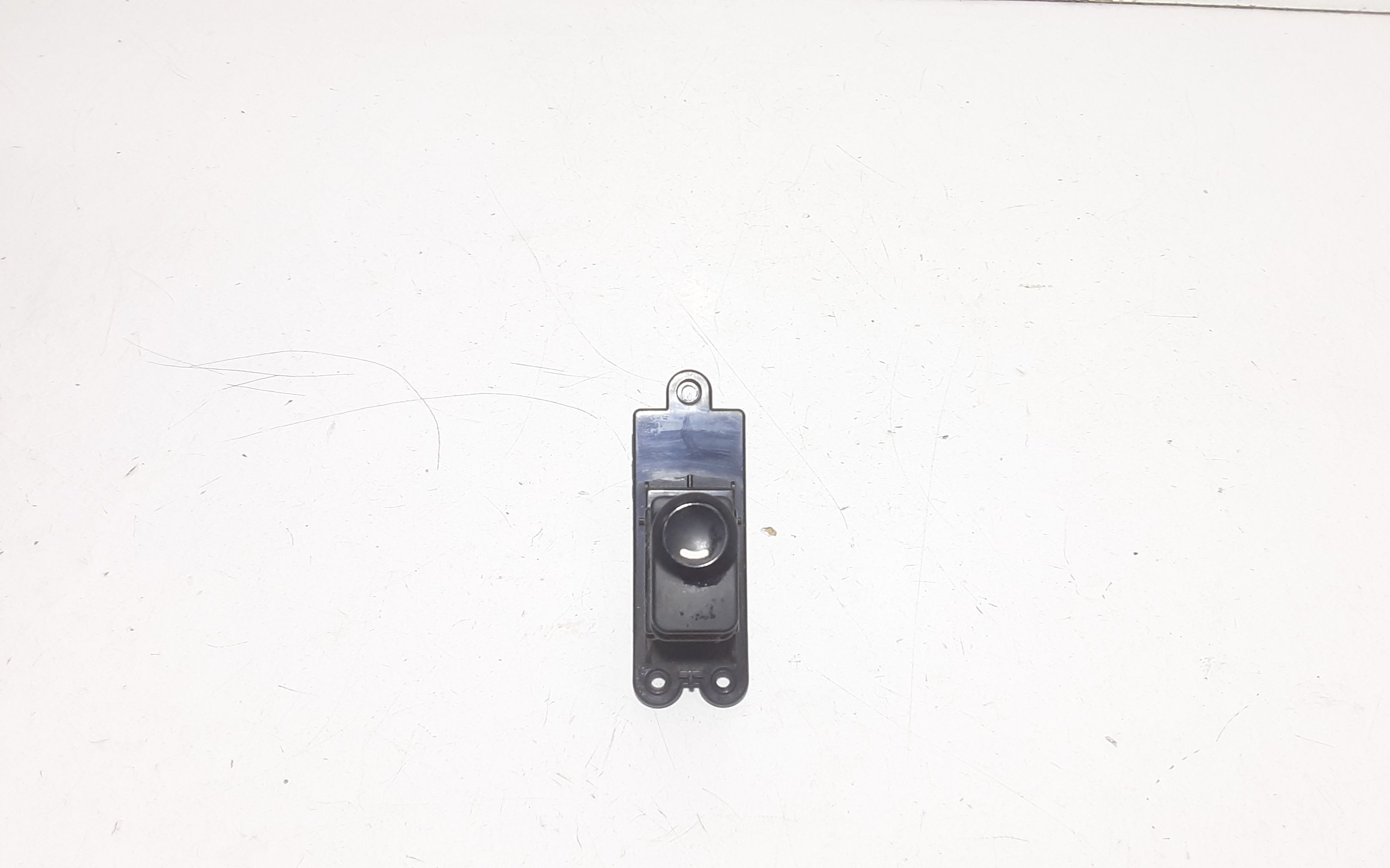 Interruttore Alzacristalli Porta Post. Destro 935802L000 Usato