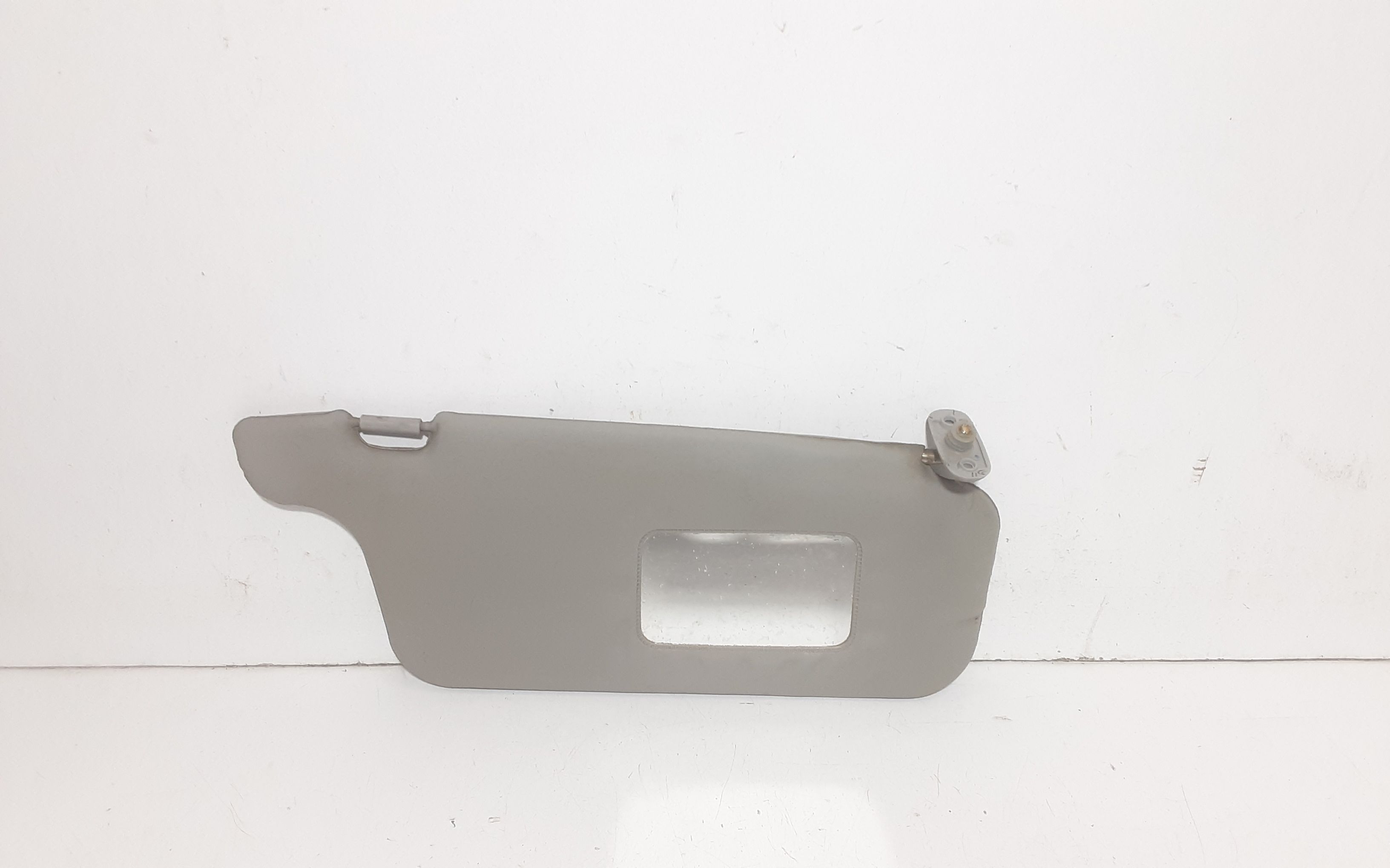 Aletta Parasole Parabrezza Destro 8520206300LO Usato