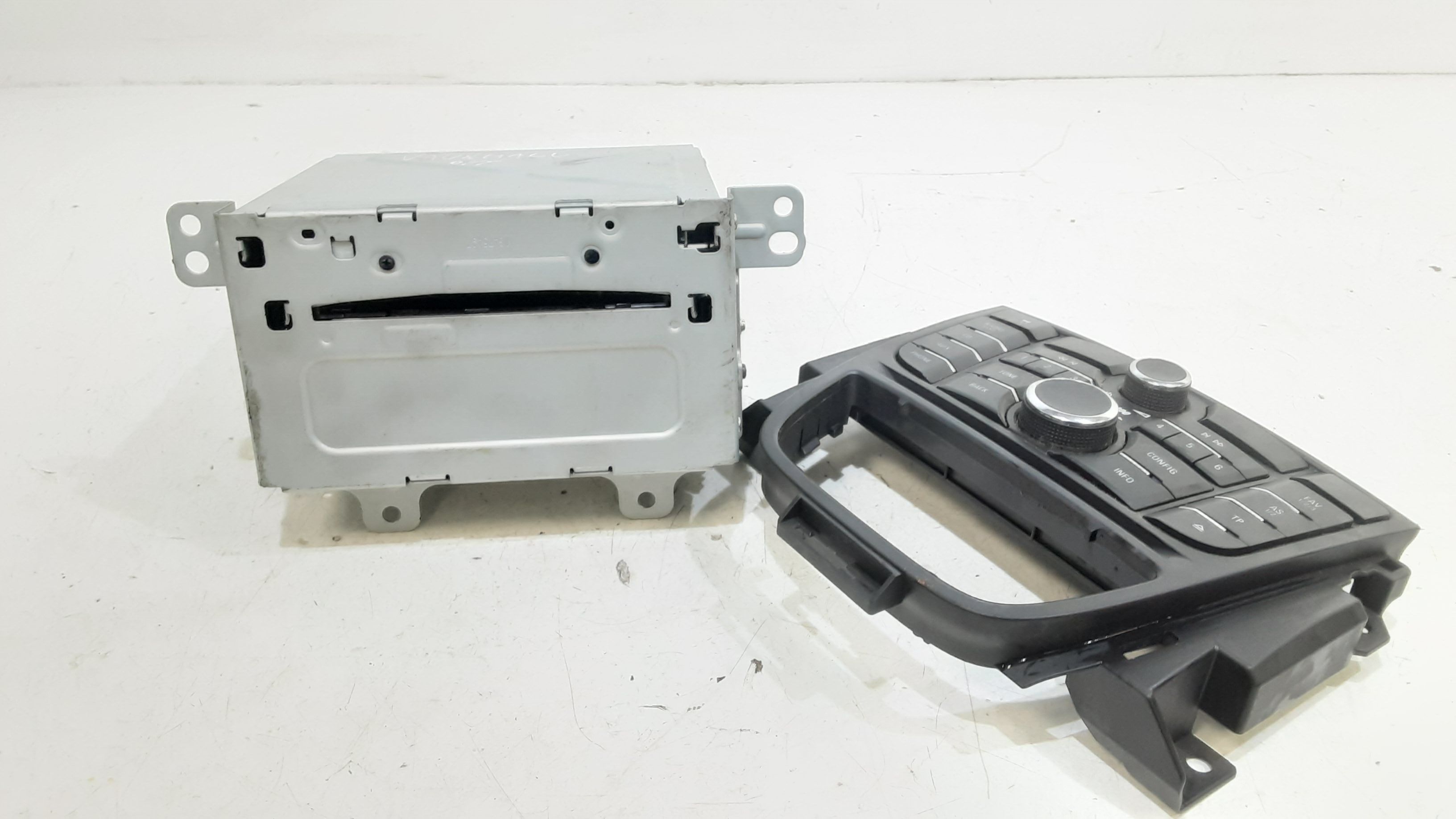 Autoradio 13346051 Usato