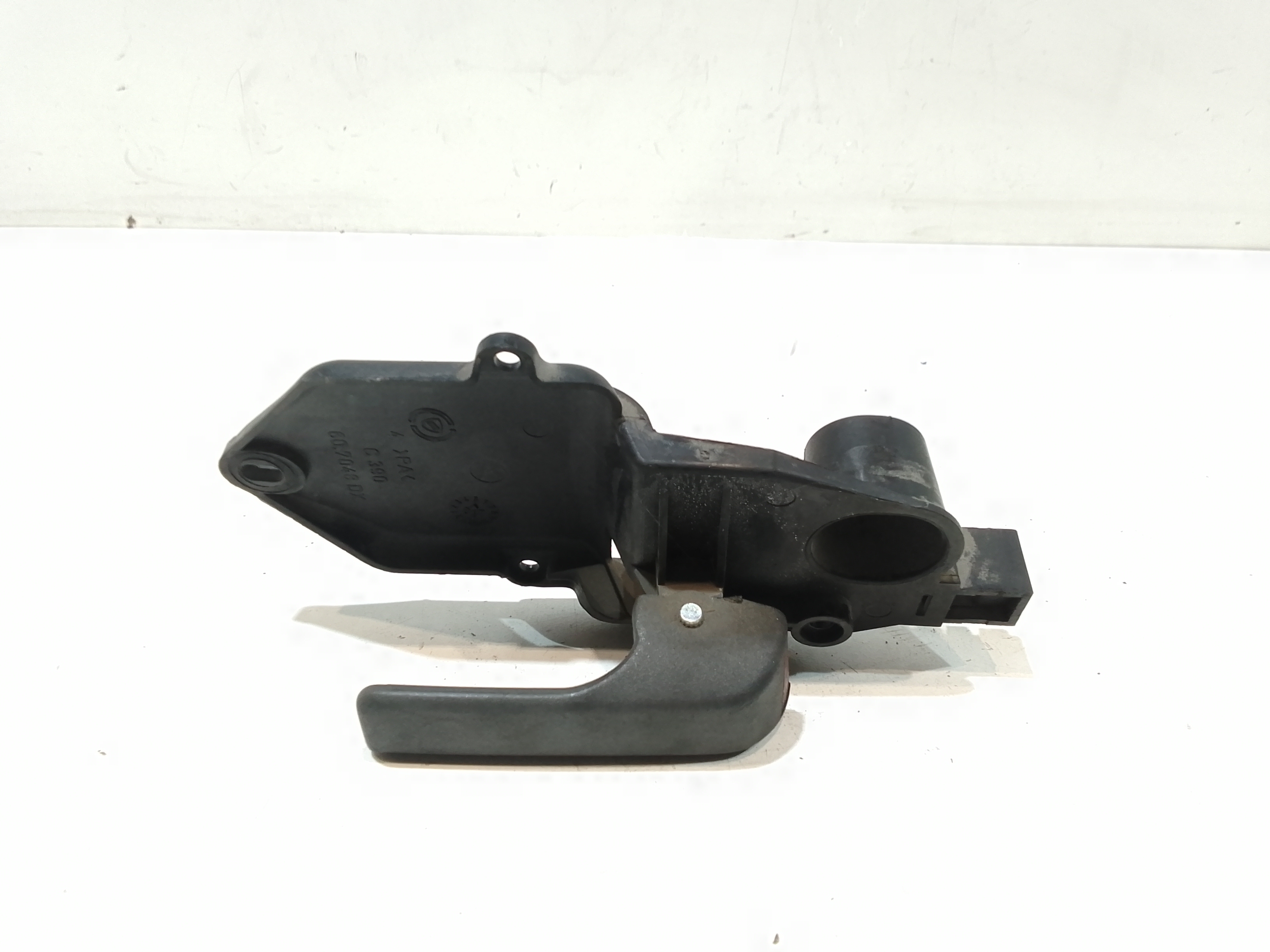 Maniglia Int. Apertura Porta Ant. Destro Usato