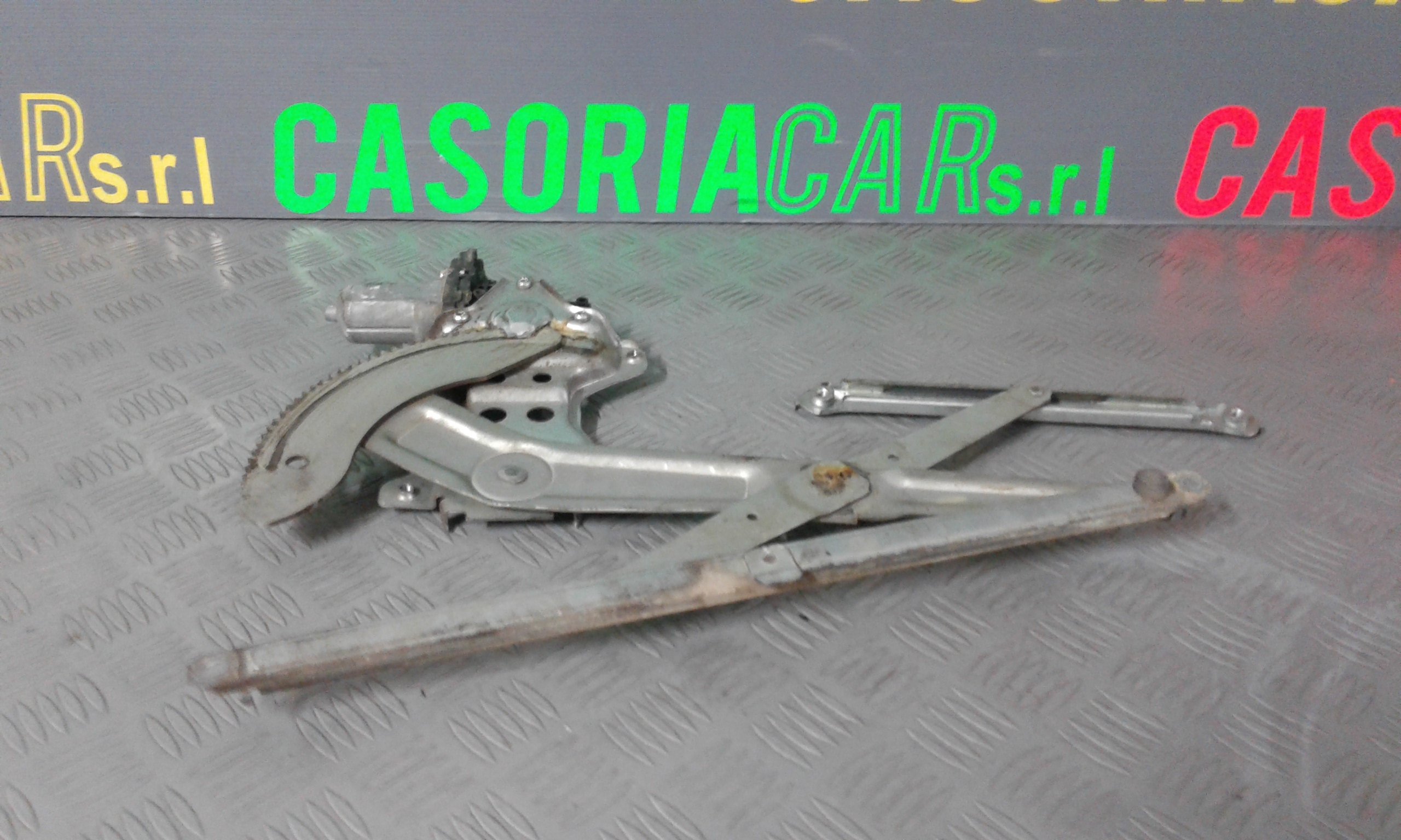 Alzacristallo Porta Ant. Destro 8341062J00000 Usato