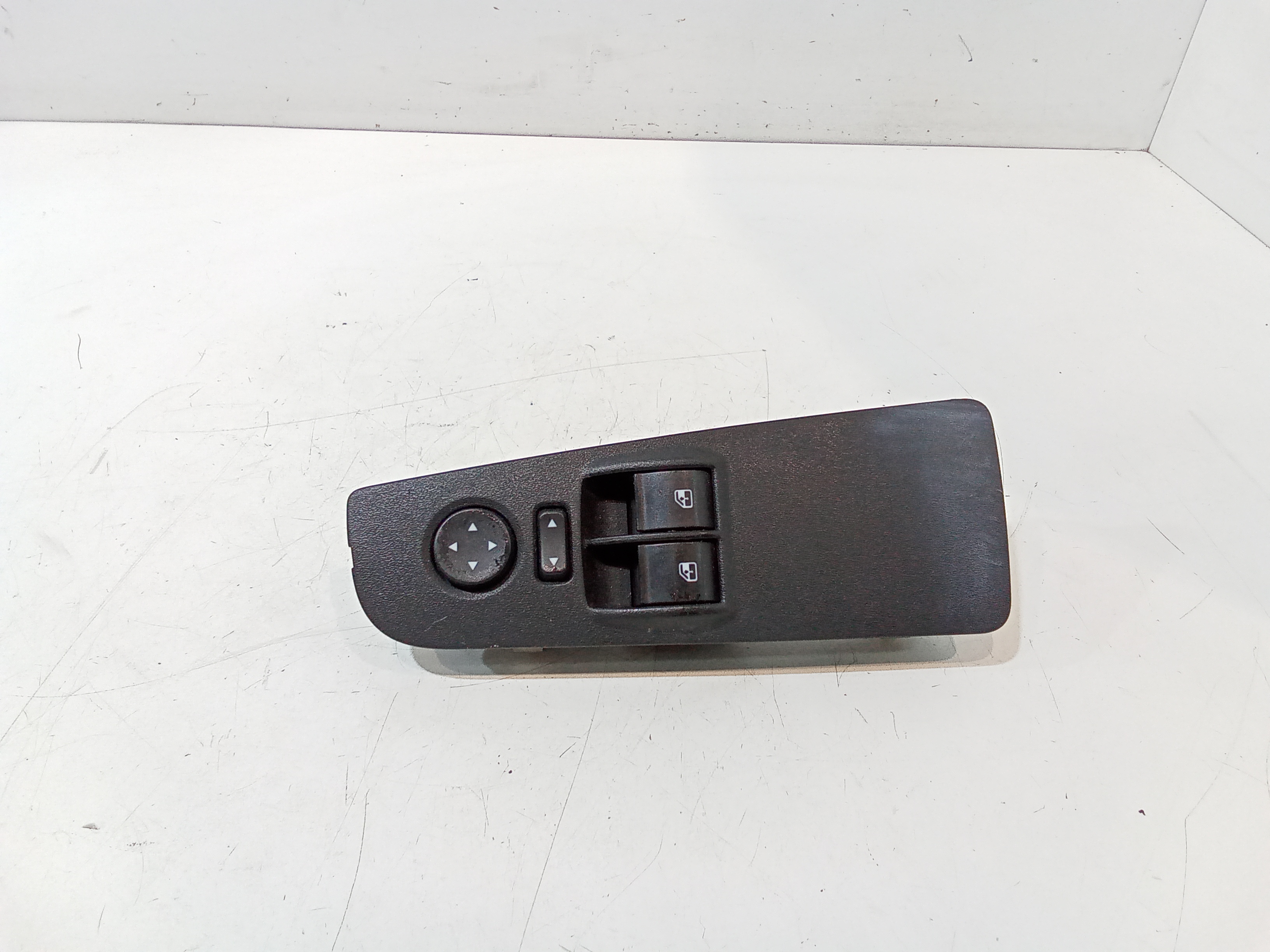 Interruttore Alzacristalli Porta Ant. Sinistro Usato