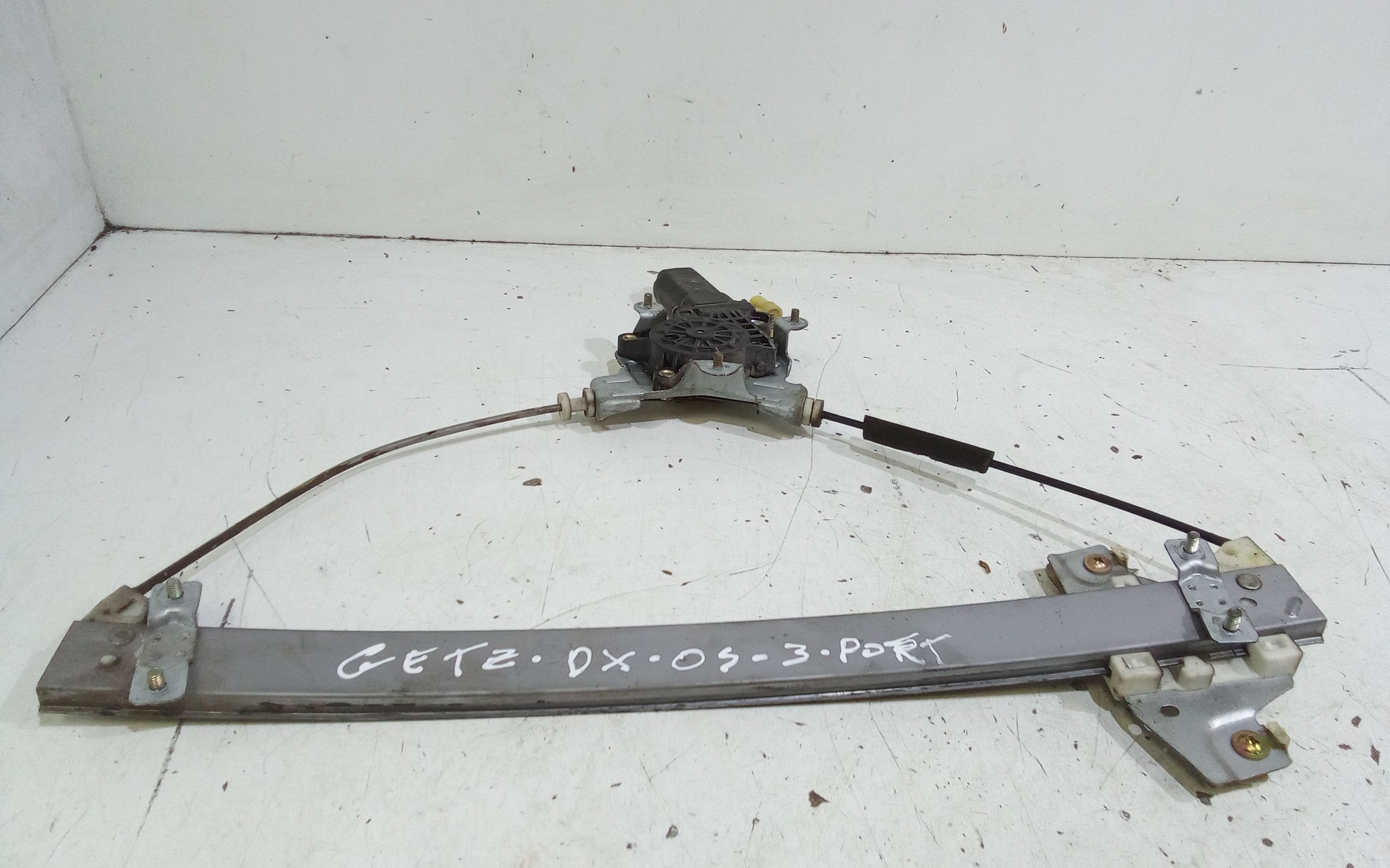 Alzacristallo Porta Ant. Destro 824021C000 Usato