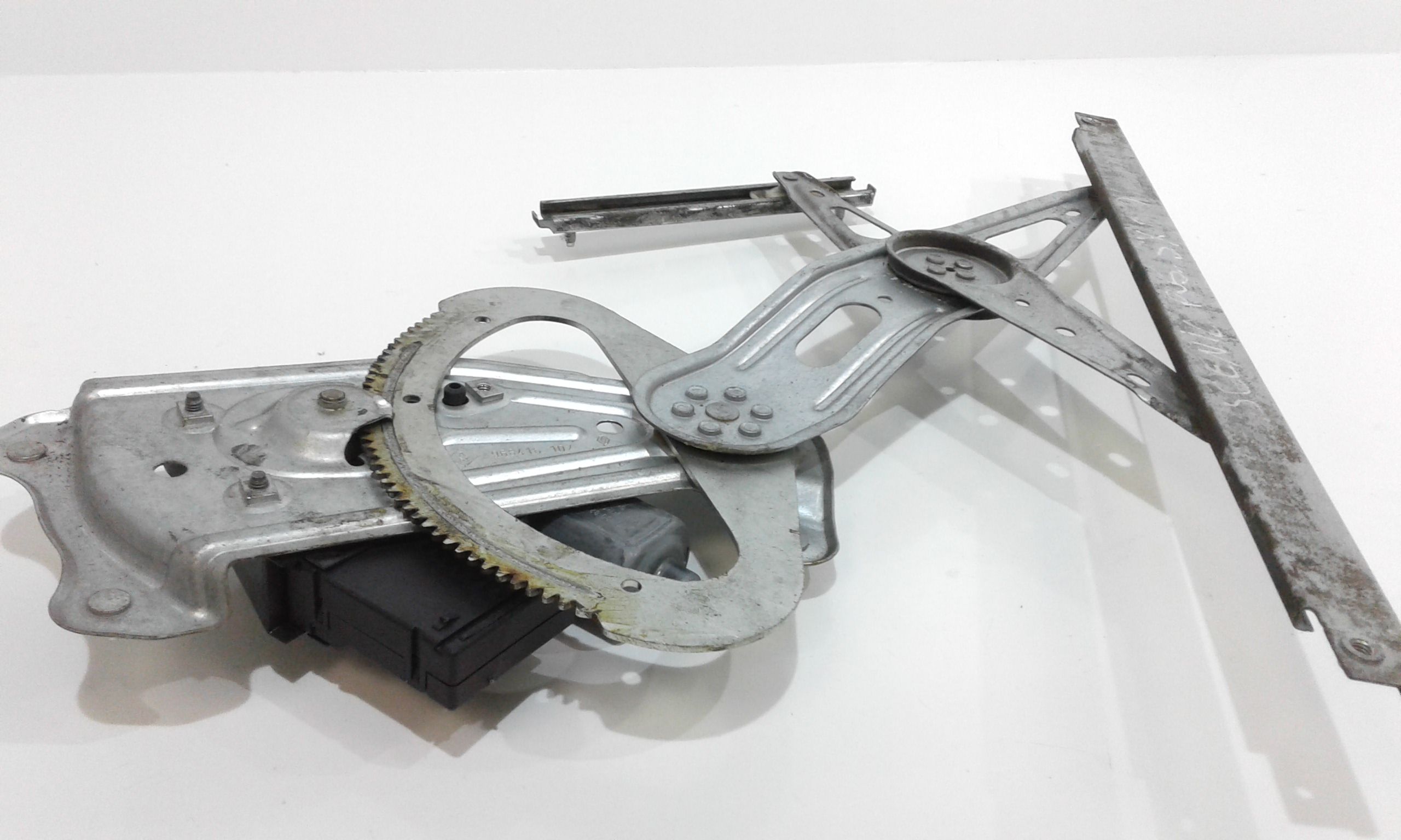 Alzacristallo Porta Post. Sinistro 827210005R Usato