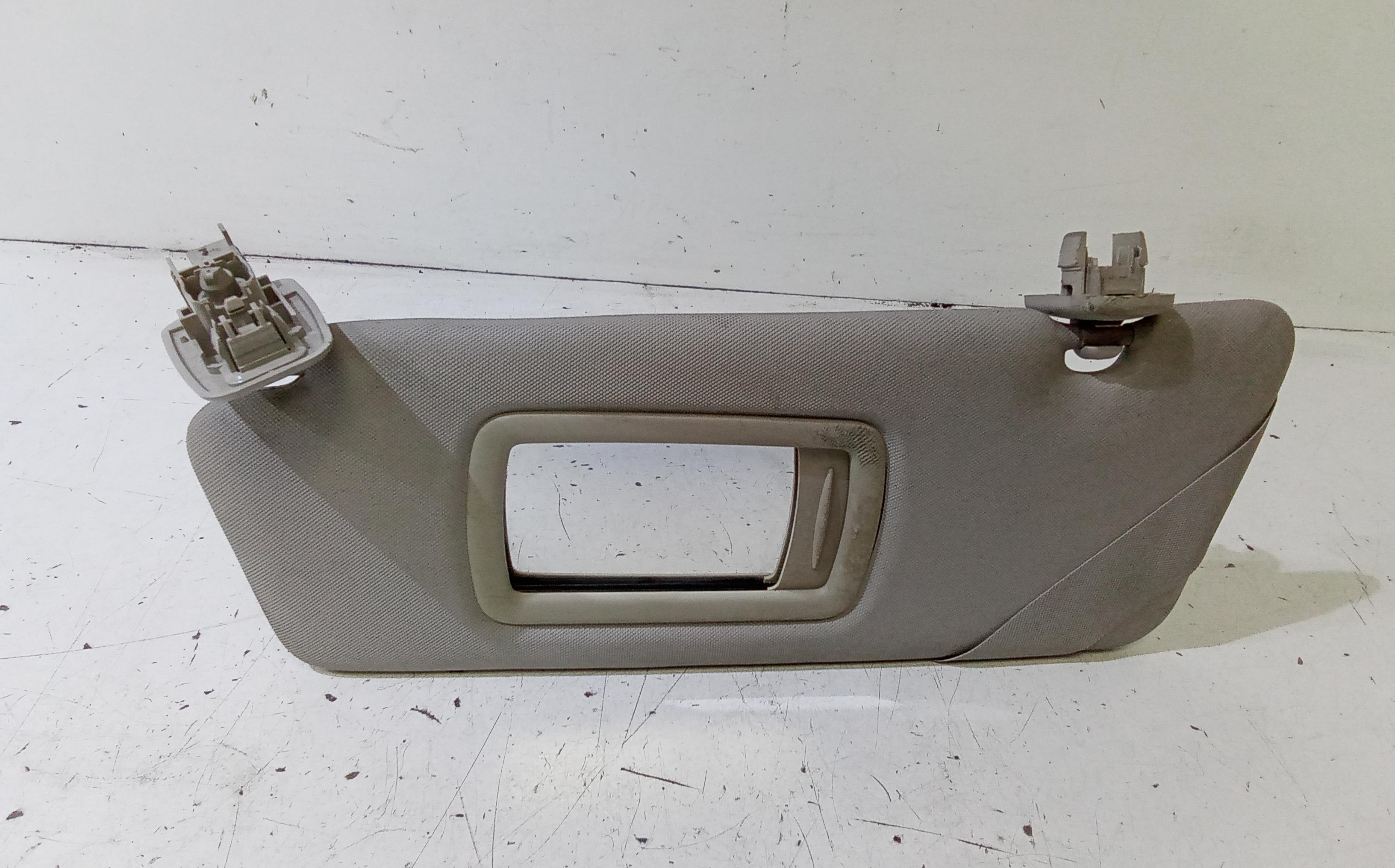 Aletta Parasole Parabrezza Sinistro 964010028R Usato