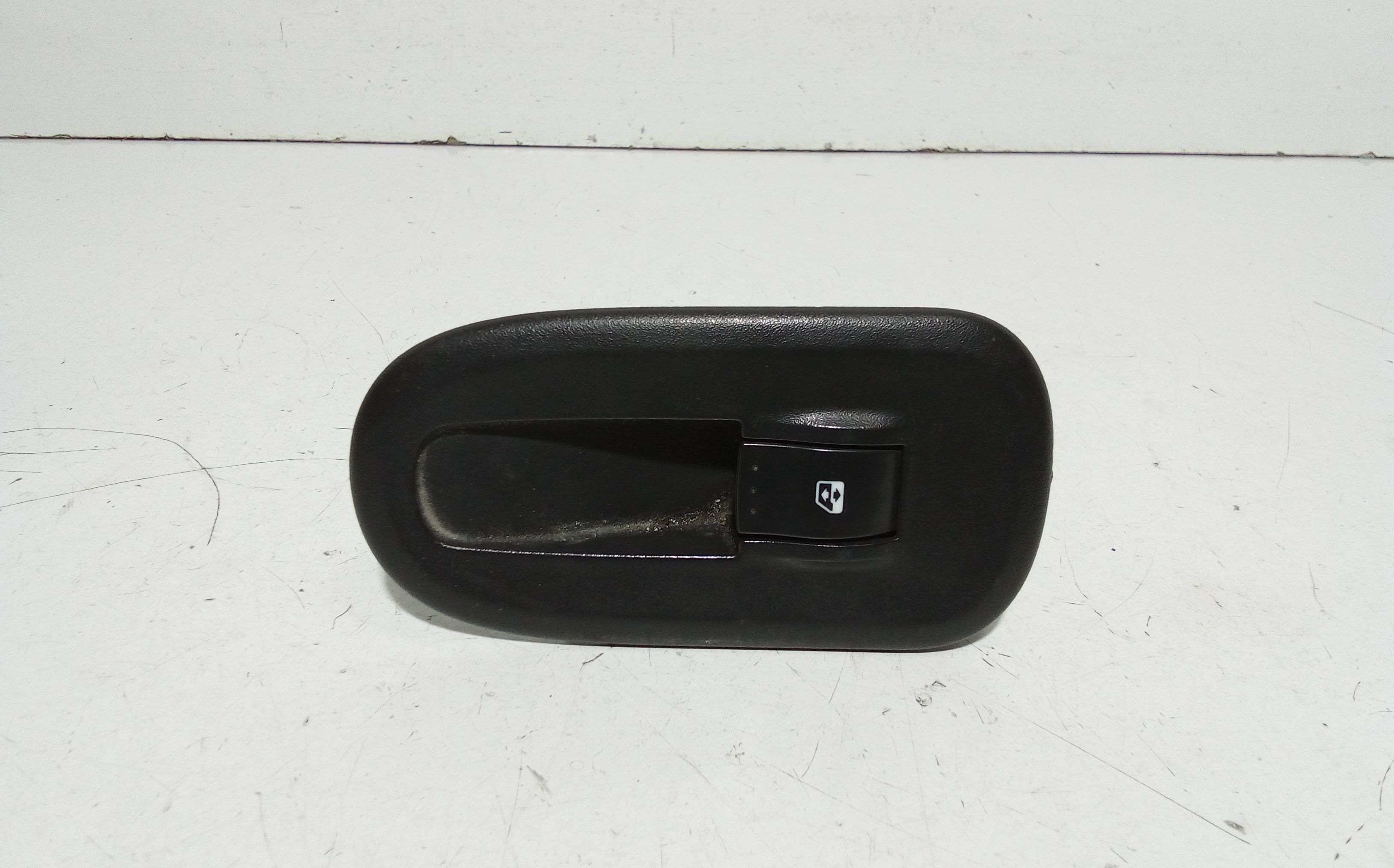 Interruttore Alzacristalli Porta Ant. Destro Usato