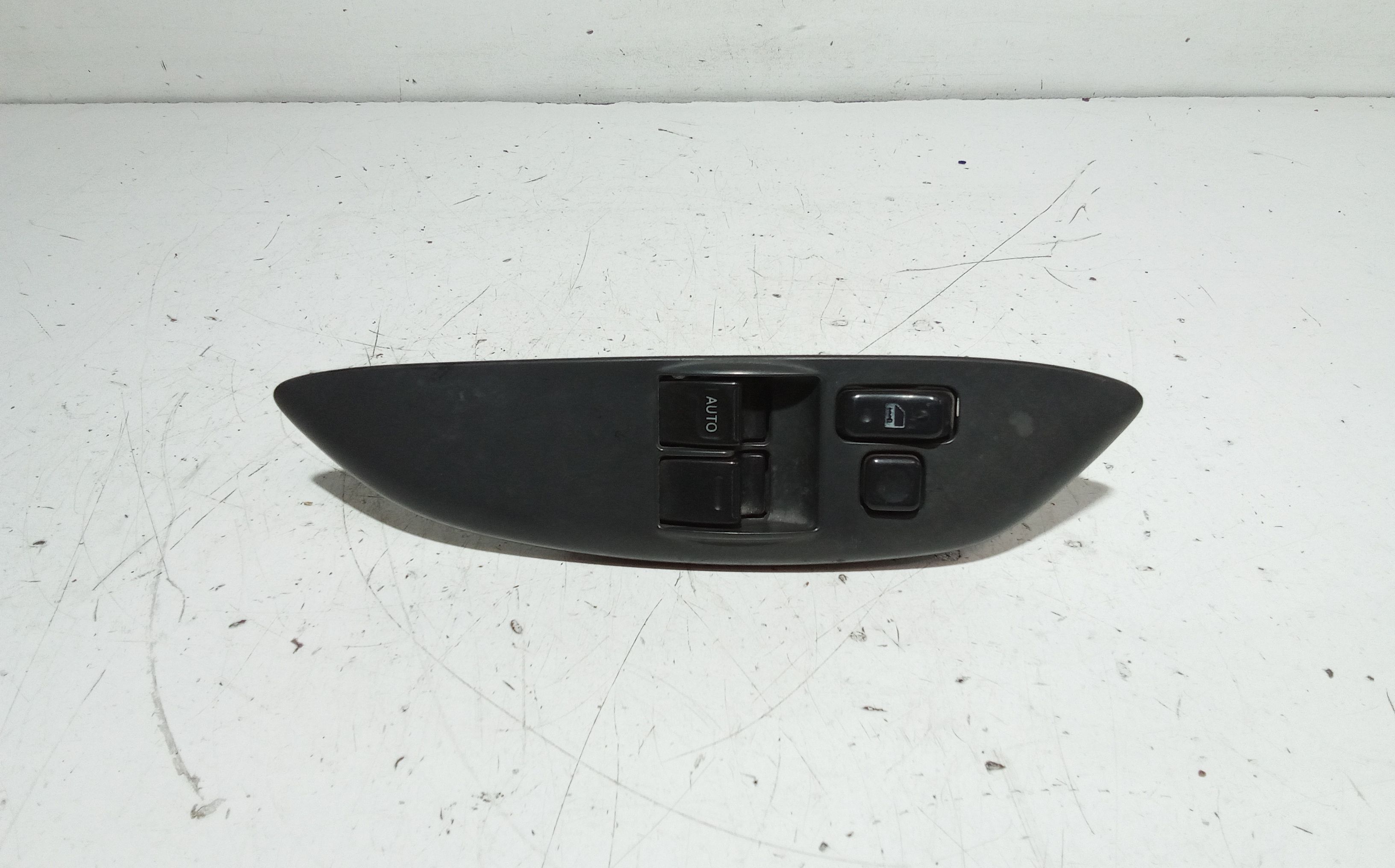 Interruttore Alzacristalli Porta Ant. Sinistro 848200D040 Usato