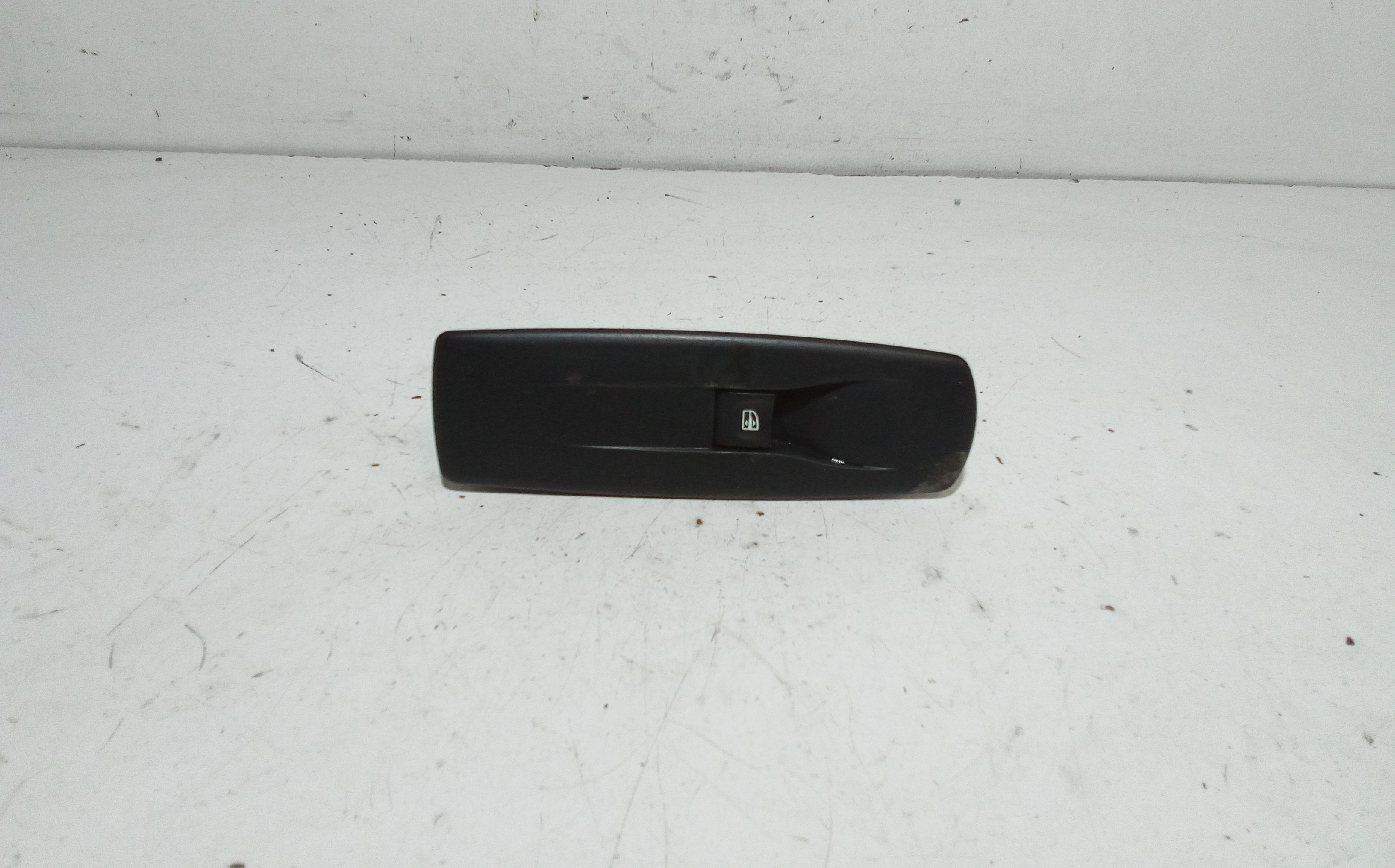 Interruttore Alzacristalli Porta Ant. Destro Usato