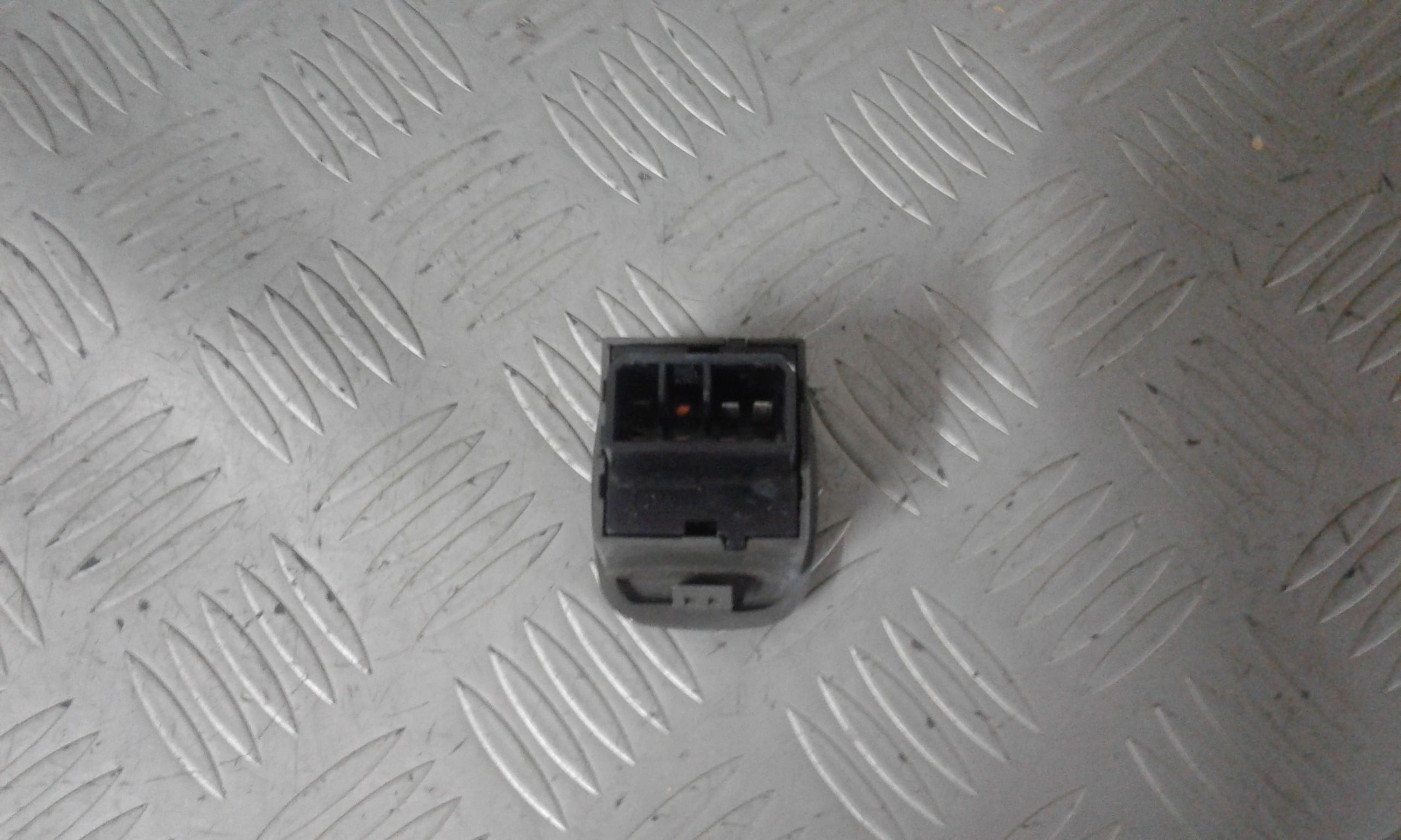 Interruttore Alzacristalli Porta Ant. Sinistro Usato