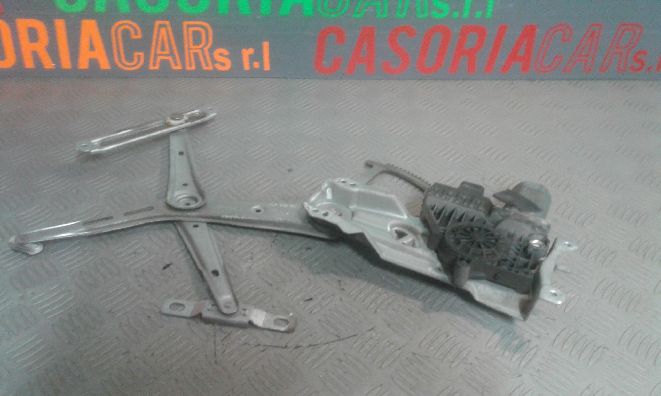 Alzacristallo Porta Ant. Destro 90521870 Usato