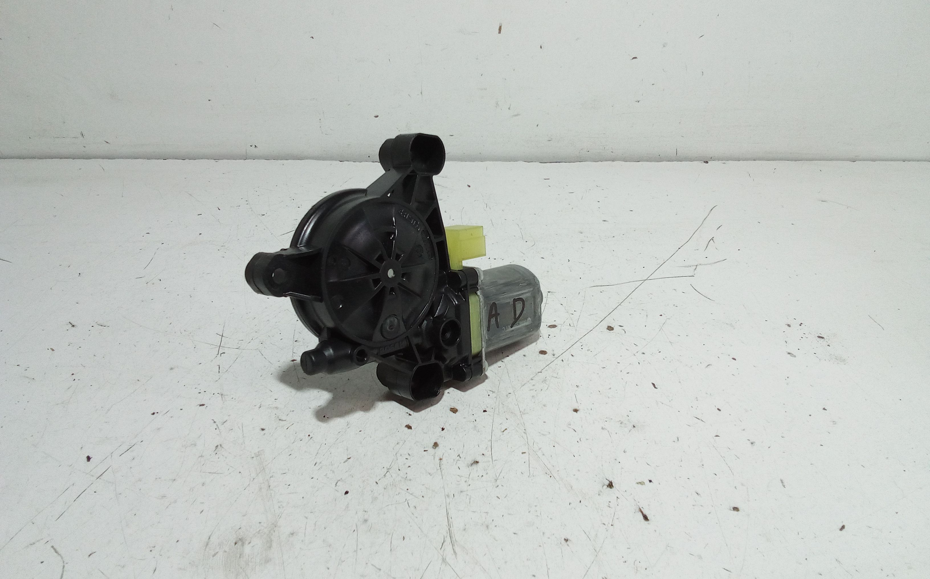 Motorino Alzacristallo Porta Ant. Destro 5Q0959801B Usato