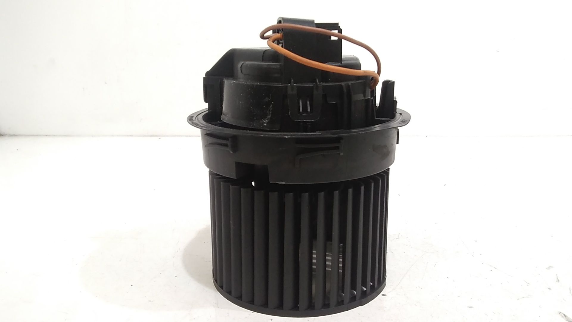 Motorino Ventilazione Abitacolo 272101005R Usato