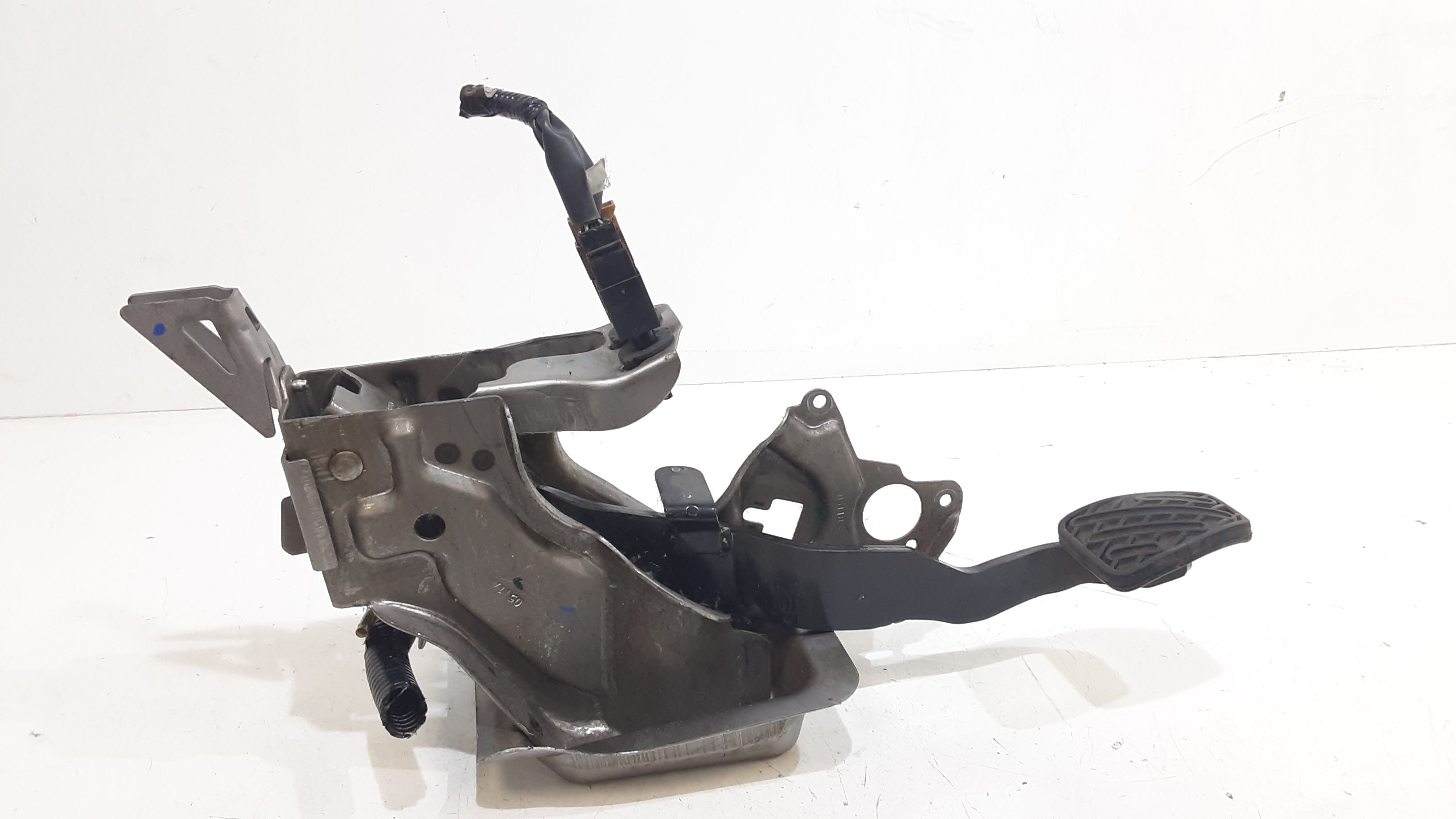 Pedale Freno 465011HK0A Usato