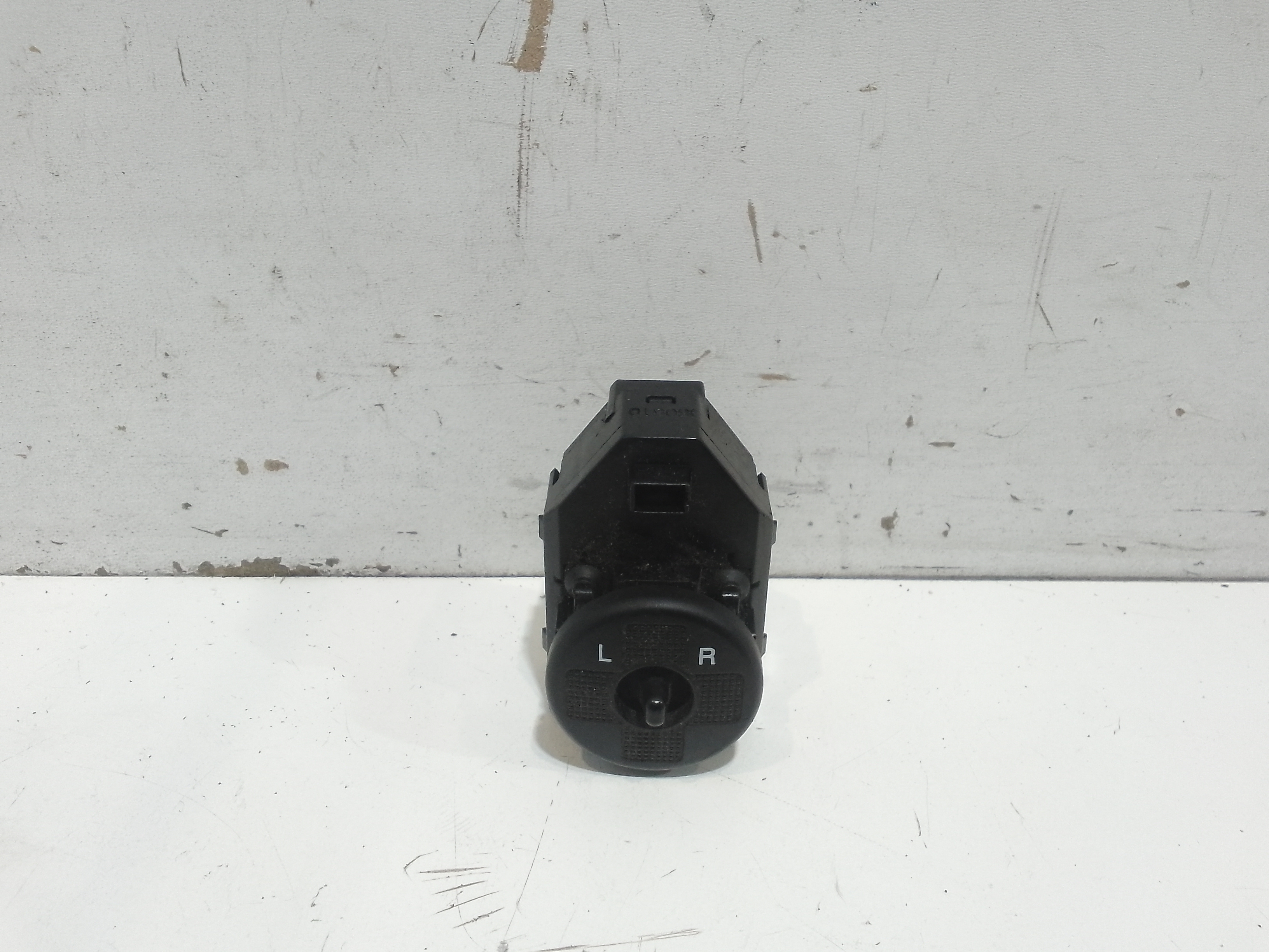 Interruttore Regolazione Retrovisore Est. Usato