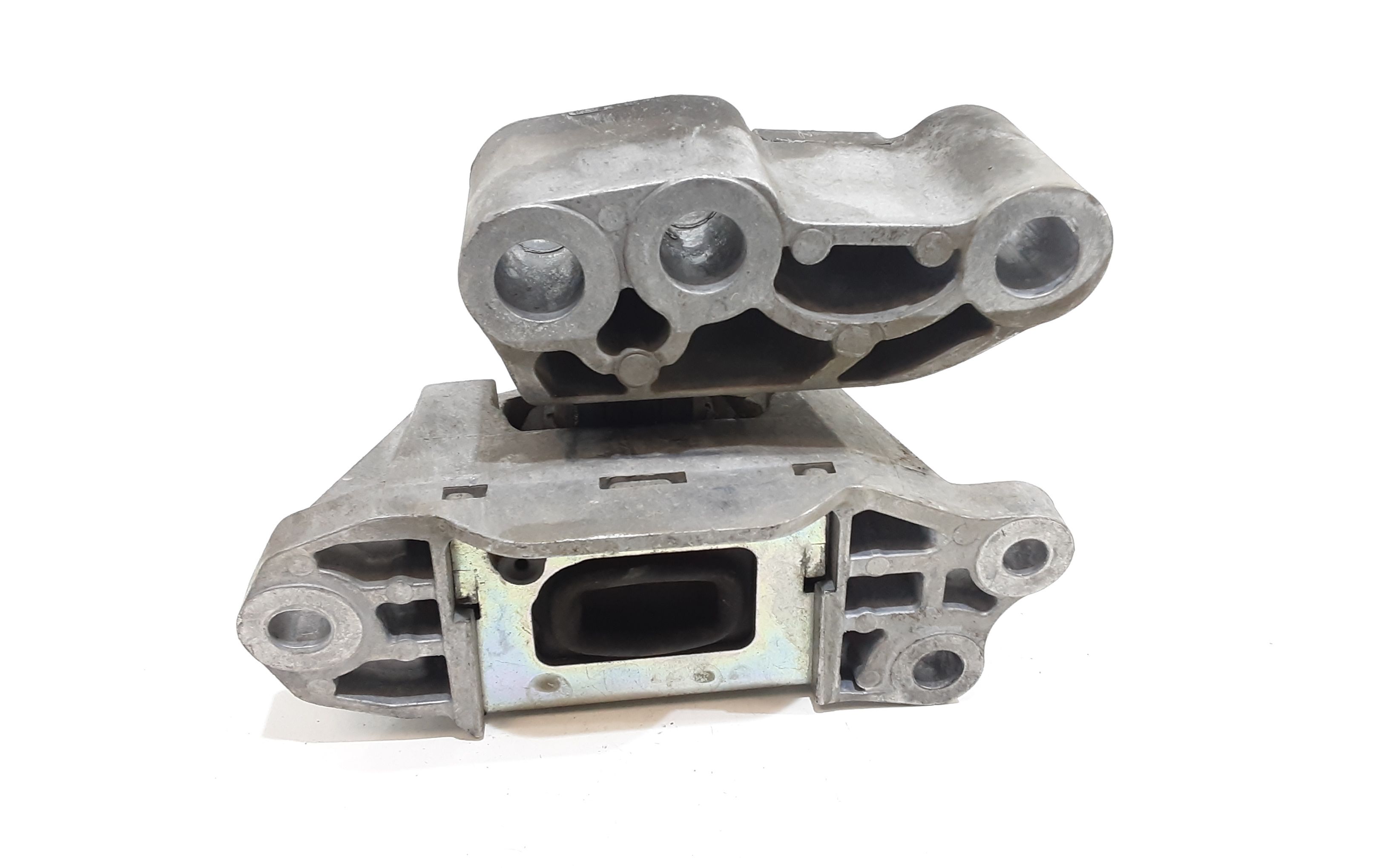 Piastra Alloggiamento Supporto Motore (Con Eventuale Bielletta O Tirante Associato) Usato