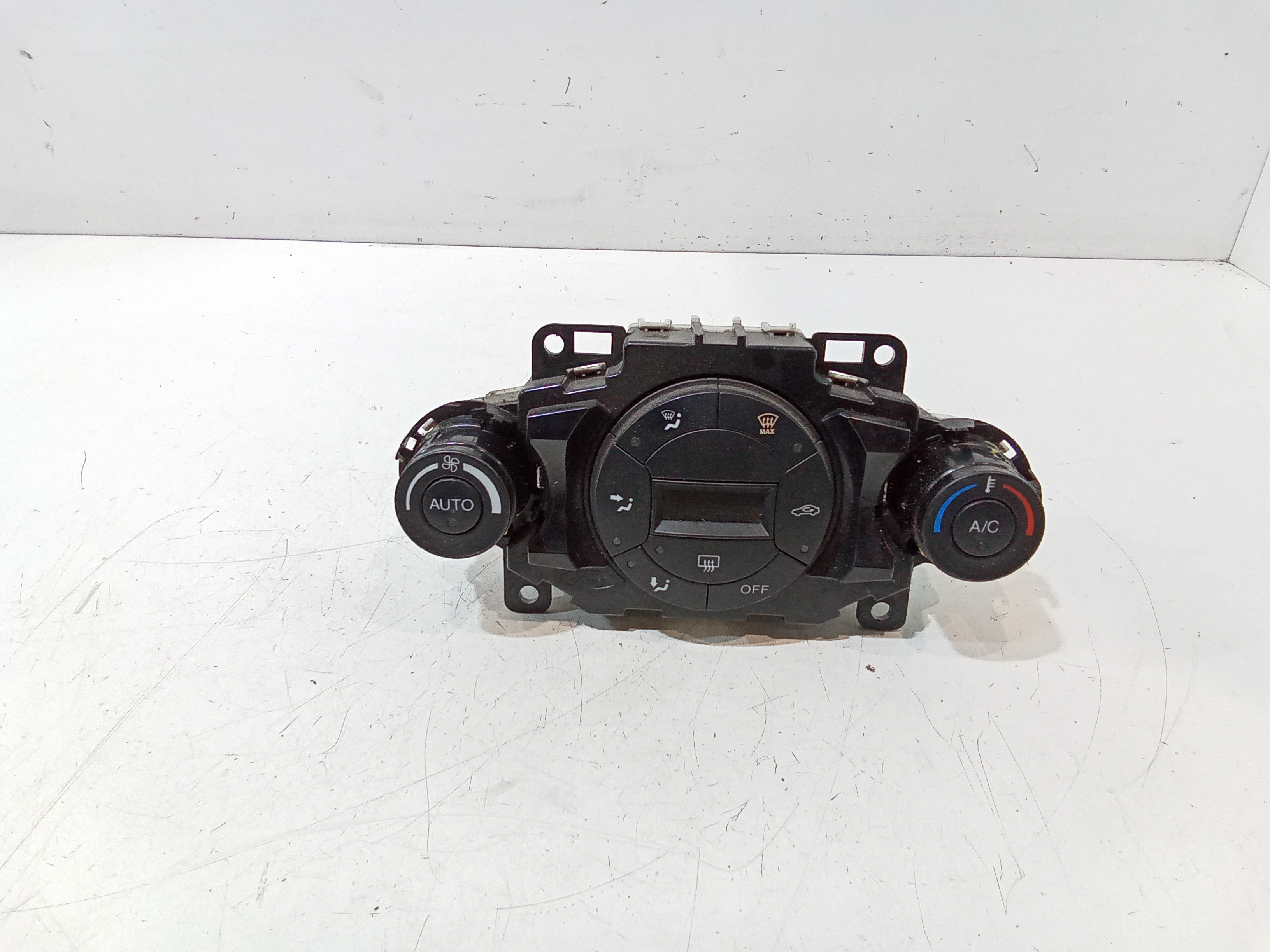 Blocco Comando Climatizzazione 1727642 Usato