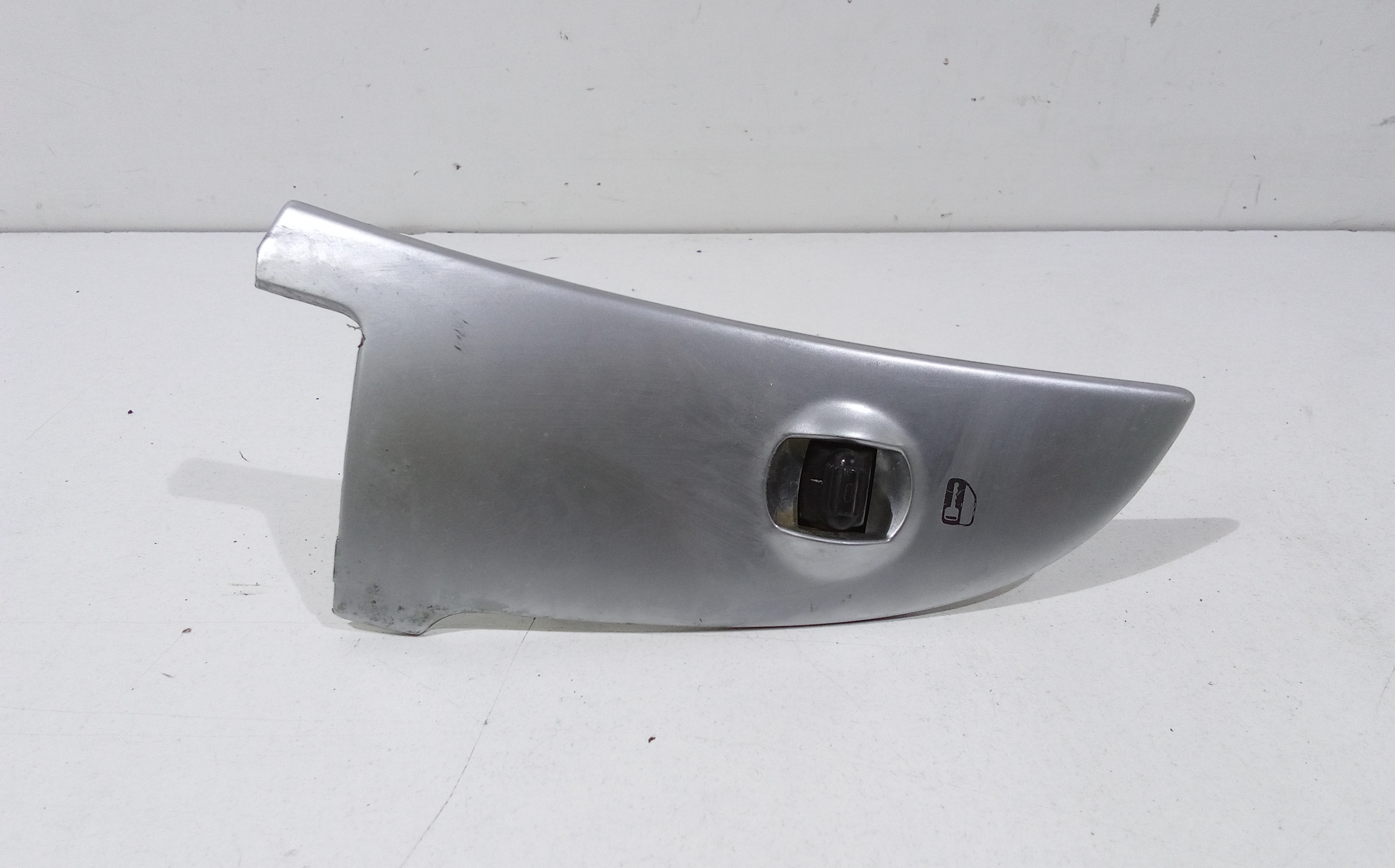 Interruttore Alzacristalli Porta Ant. Destro Usato