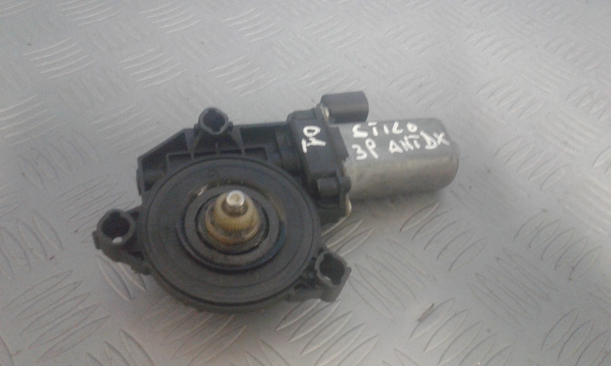 Motorino Alzacristallo Porta Ant. Destro 46831641 Usato