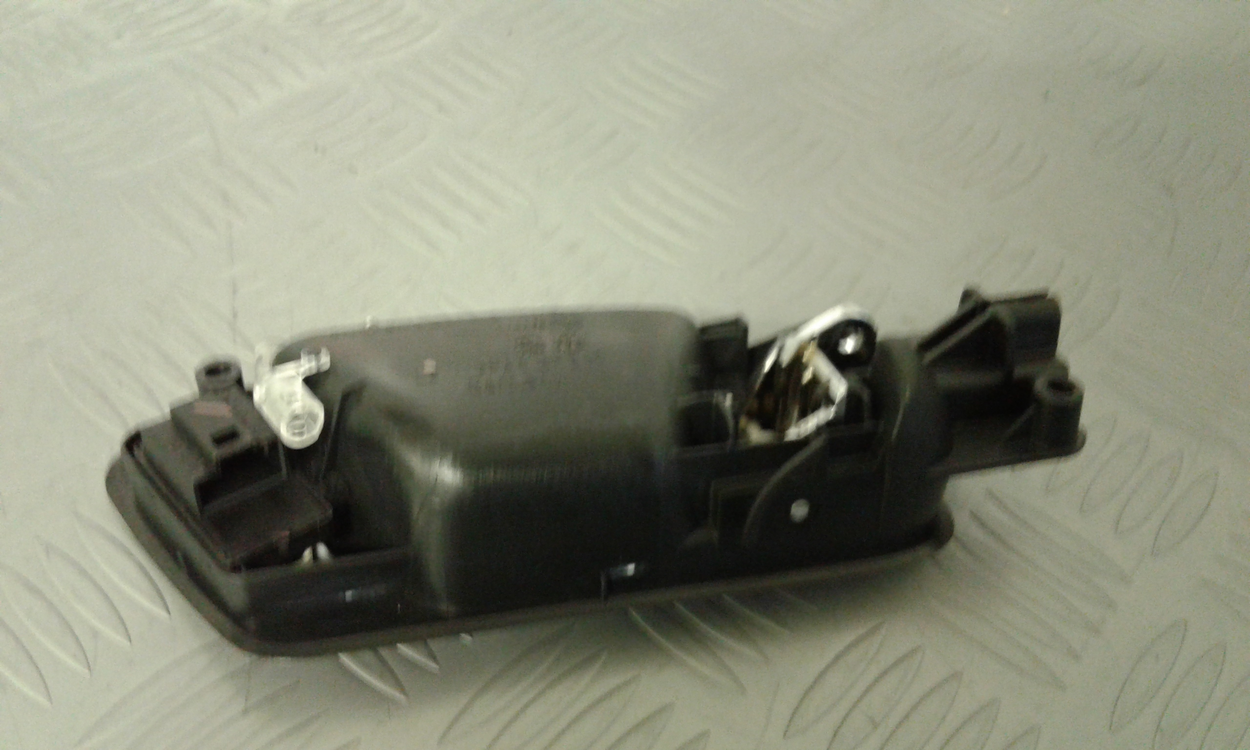 Maniglia Int. Apertura Porta Ant. Sinistro 5N1837113EUAQ Usato