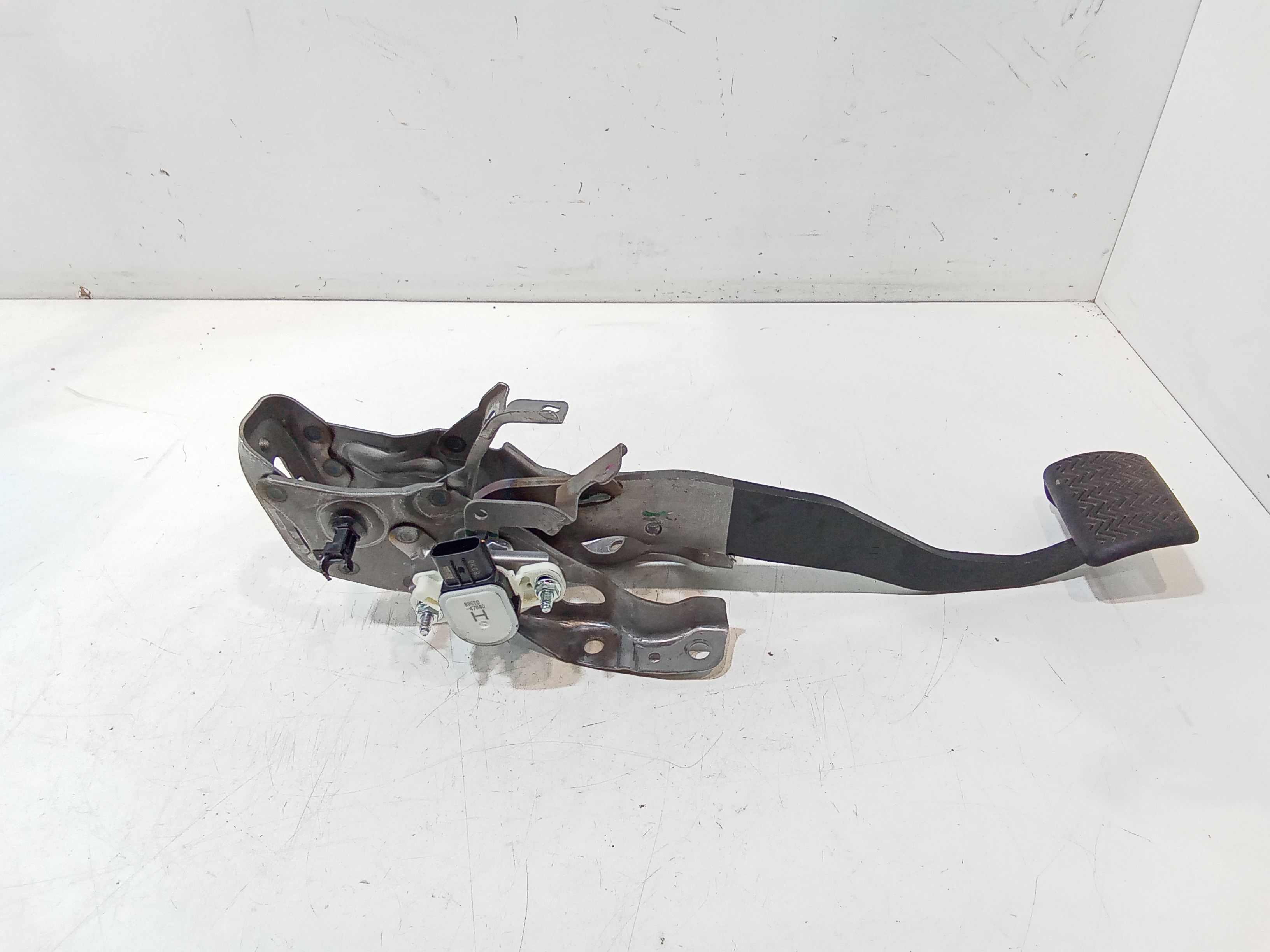 Pedale Freno 47110F4020 Usato